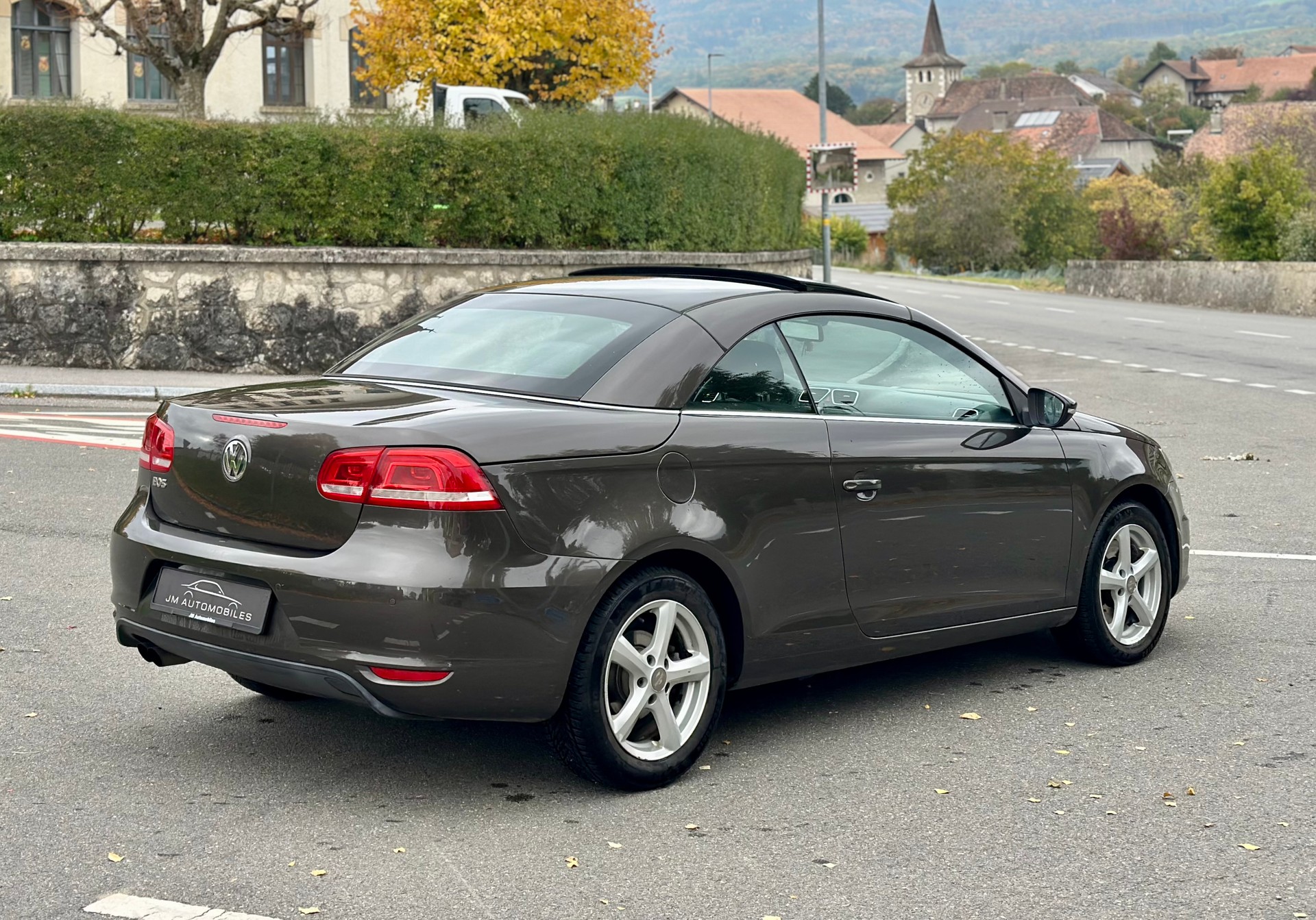 VW Eos 2.0 TDI BlueMotion Technology-image-14