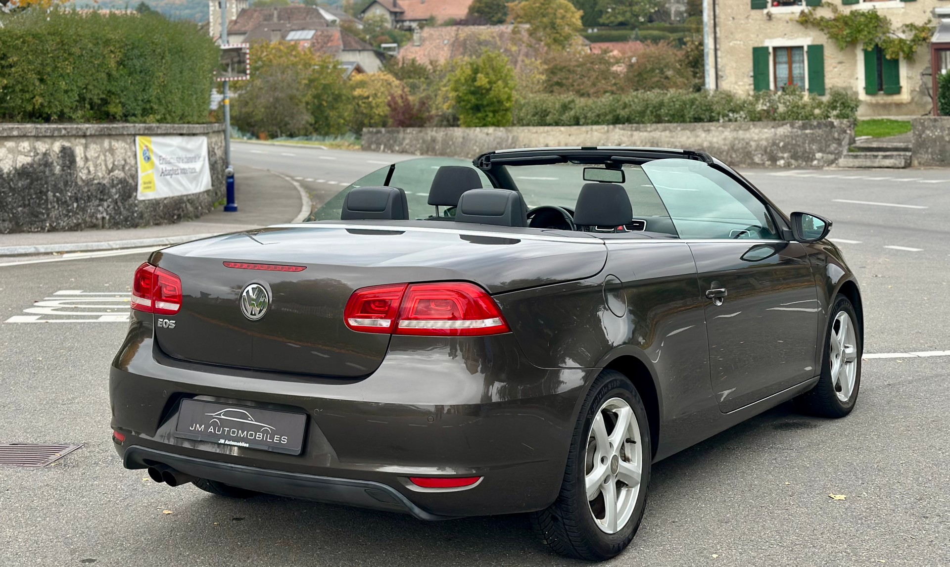 VW Eos 2.0 TDI BlueMotion Technology-image-2