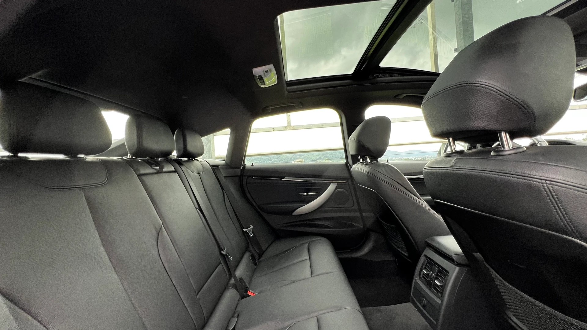 BMW 335i GT xDRIVE STEPTRONIC M SPORT PLUS l 306 PS-image-20