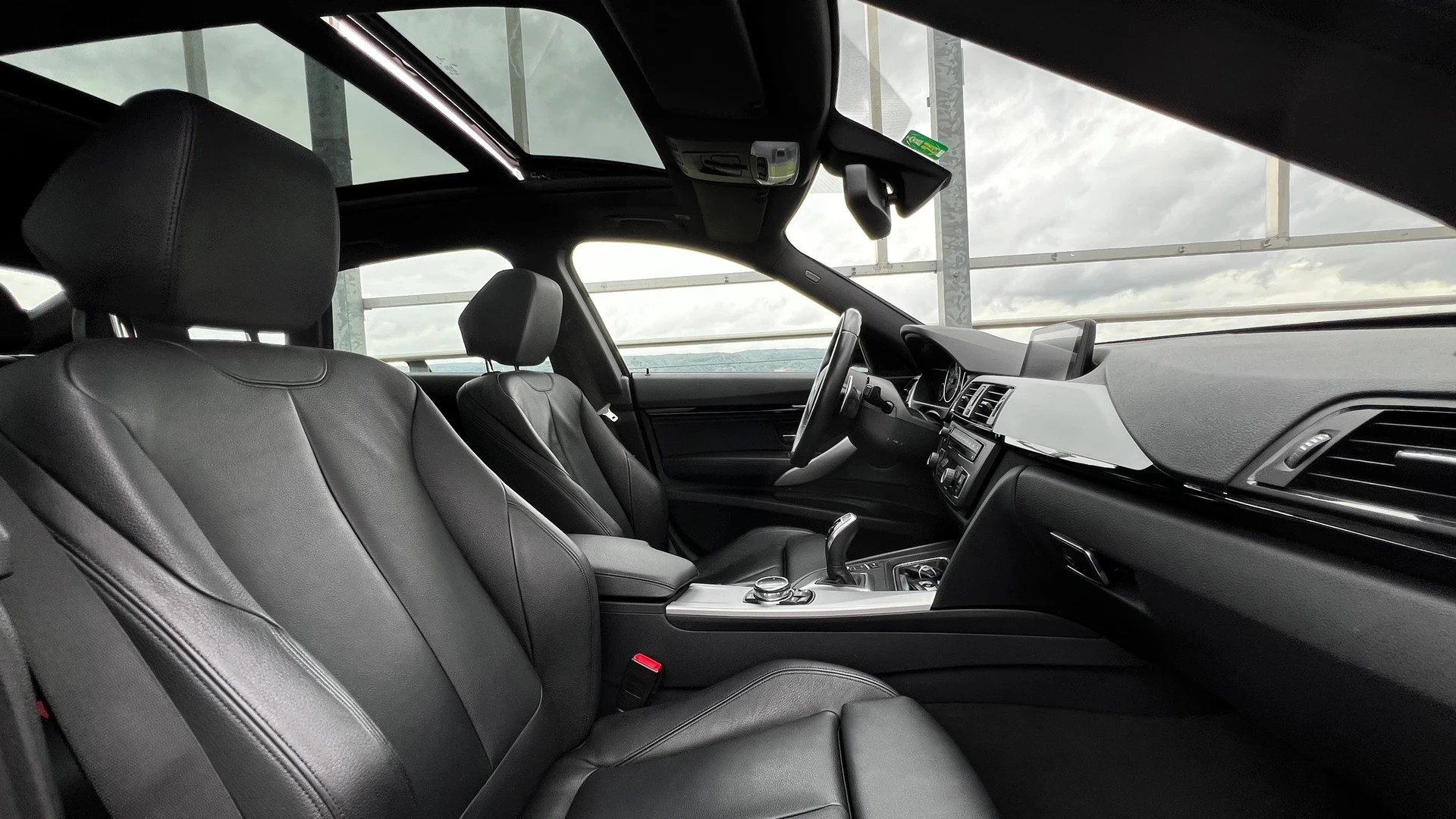 BMW 335i GT xDRIVE STEPTRONIC M SPORT PLUS l 306 PS-image-16