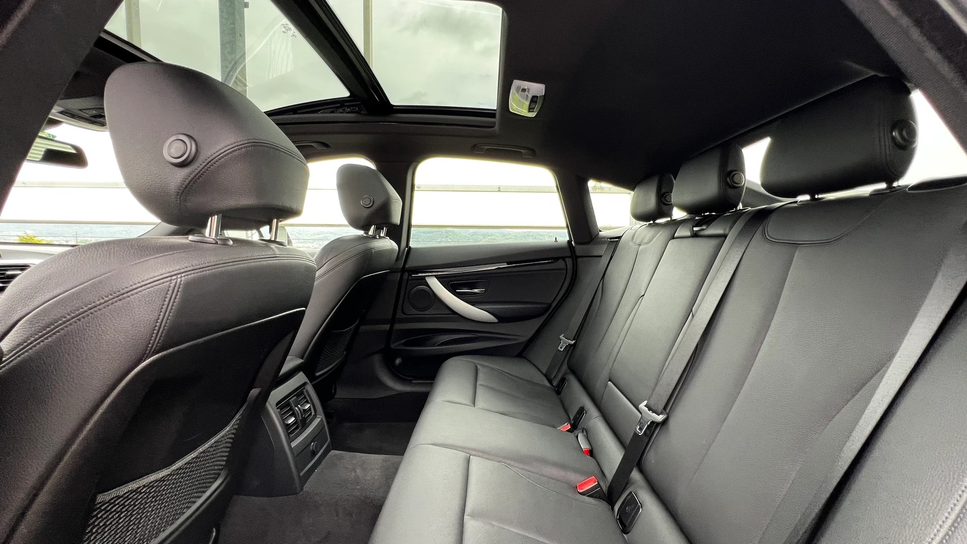BMW 335i GT xDRIVE STEPTRONIC M SPORT PLUS l 306 PS-image-21