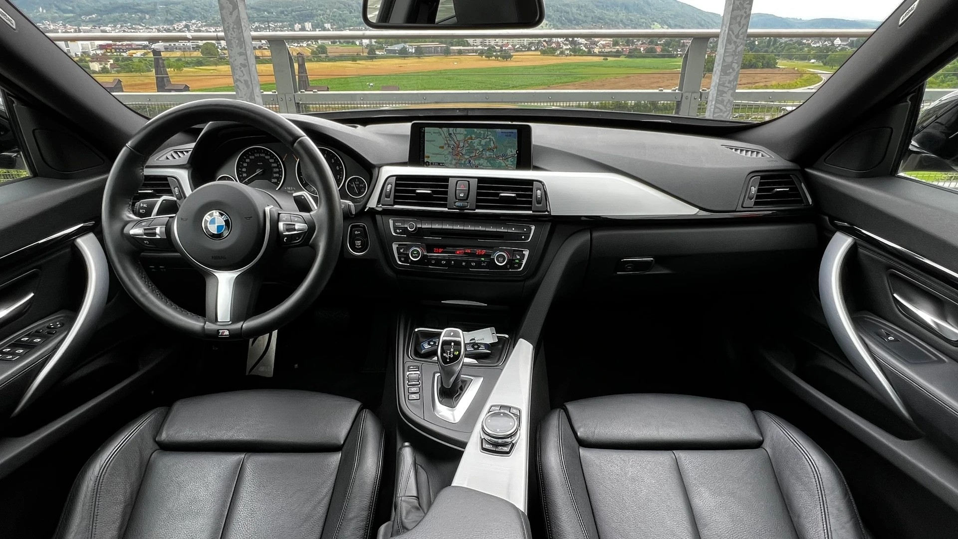BMW 335i GT xDRIVE STEPTRONIC M SPORT PLUS l 306 PS-image-13