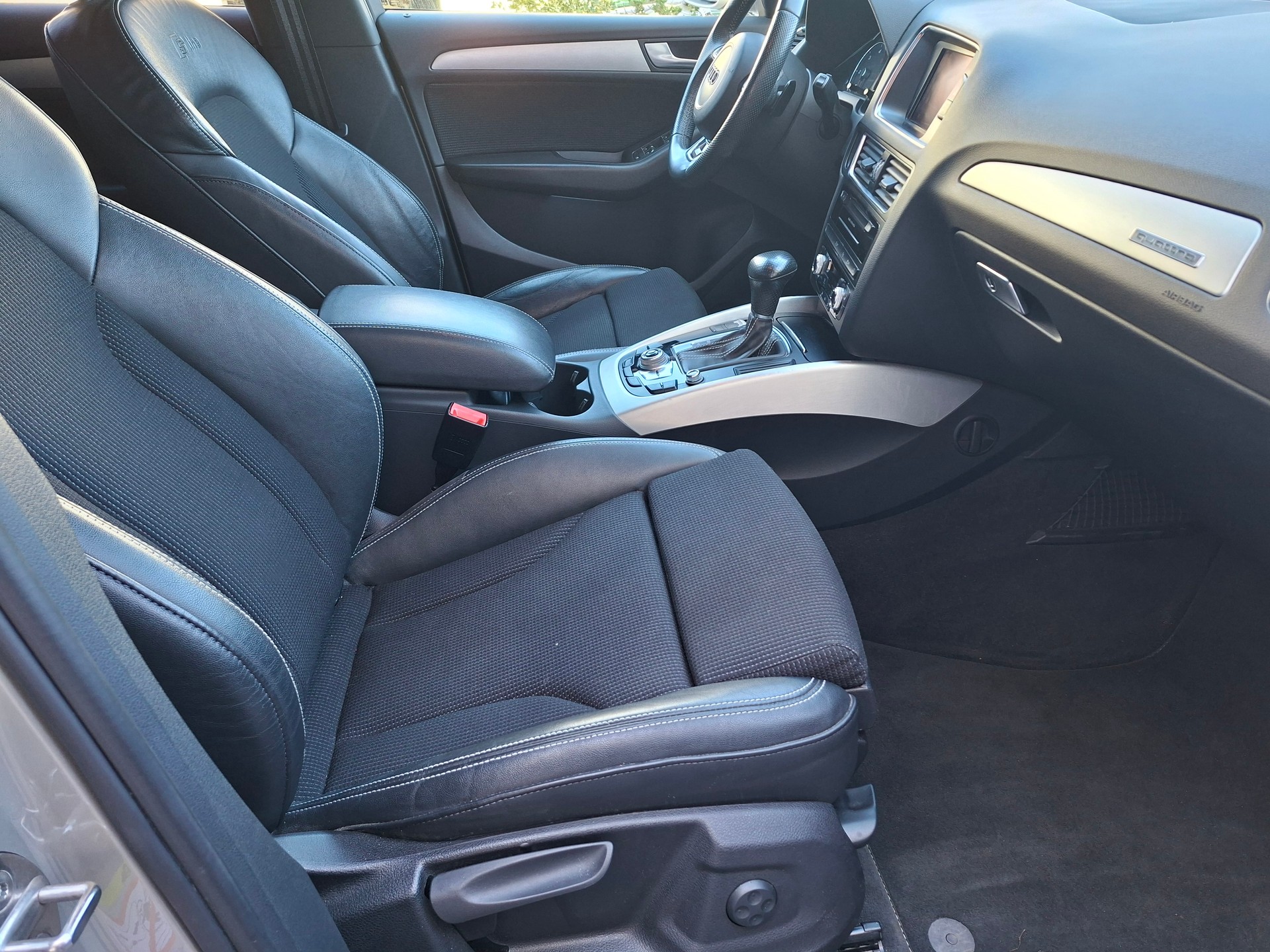 AUDI Q5 2.0 TDI quattro S-tronic-image-7