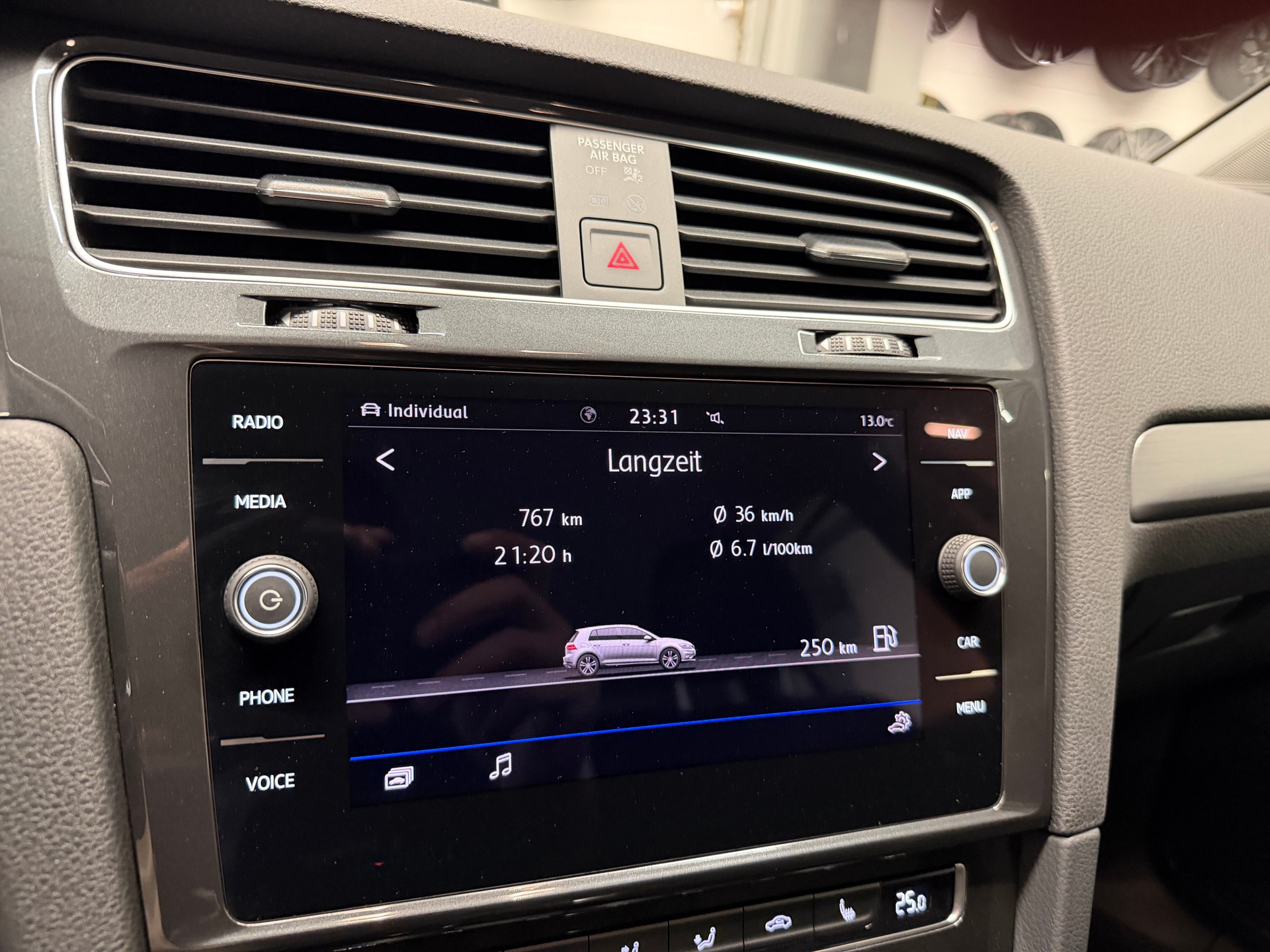 VW Golf VII 2.0 TDI Comfortline DSG *CH-Auto*Frisch ab MFK*lückenlose Servicehistorie bei AMAG*1.Hand*-image-16