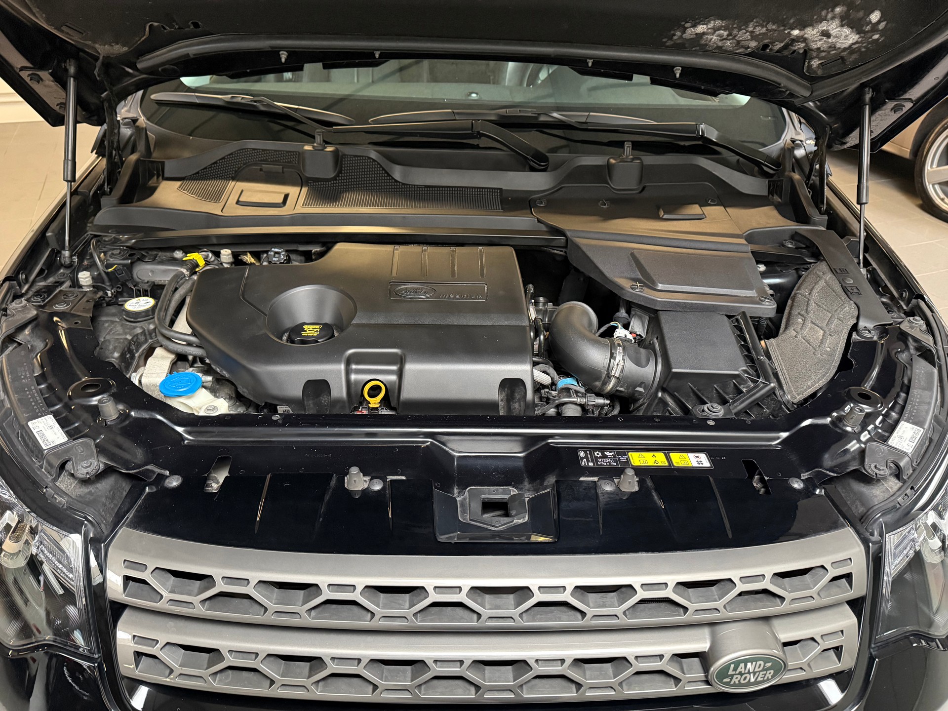 LAND ROVER Discovery Sport 2.0 TD4 SE AT9-image-20