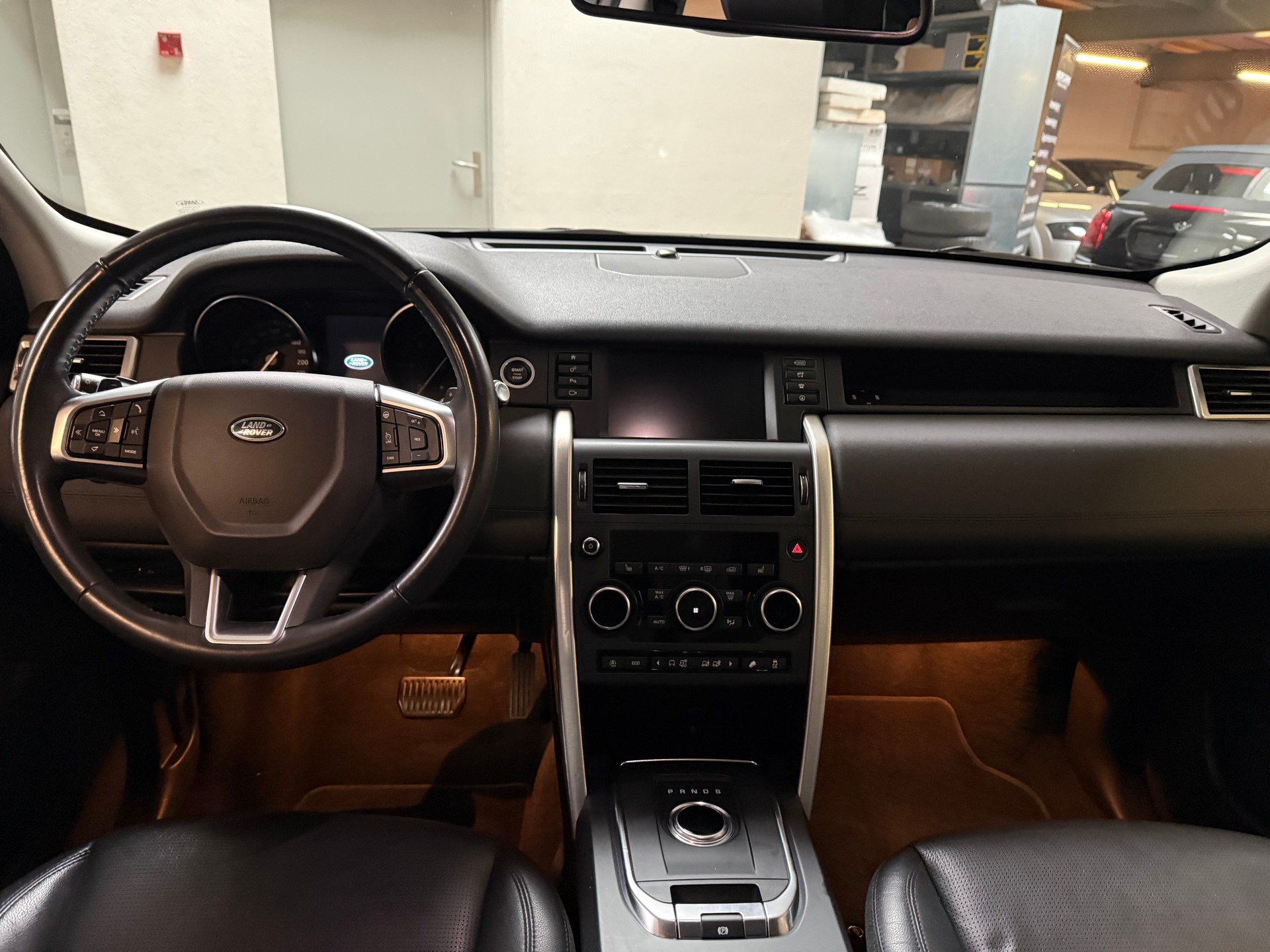 LAND ROVER Discovery Sport 2.0 TD4 SE AT9-image-10