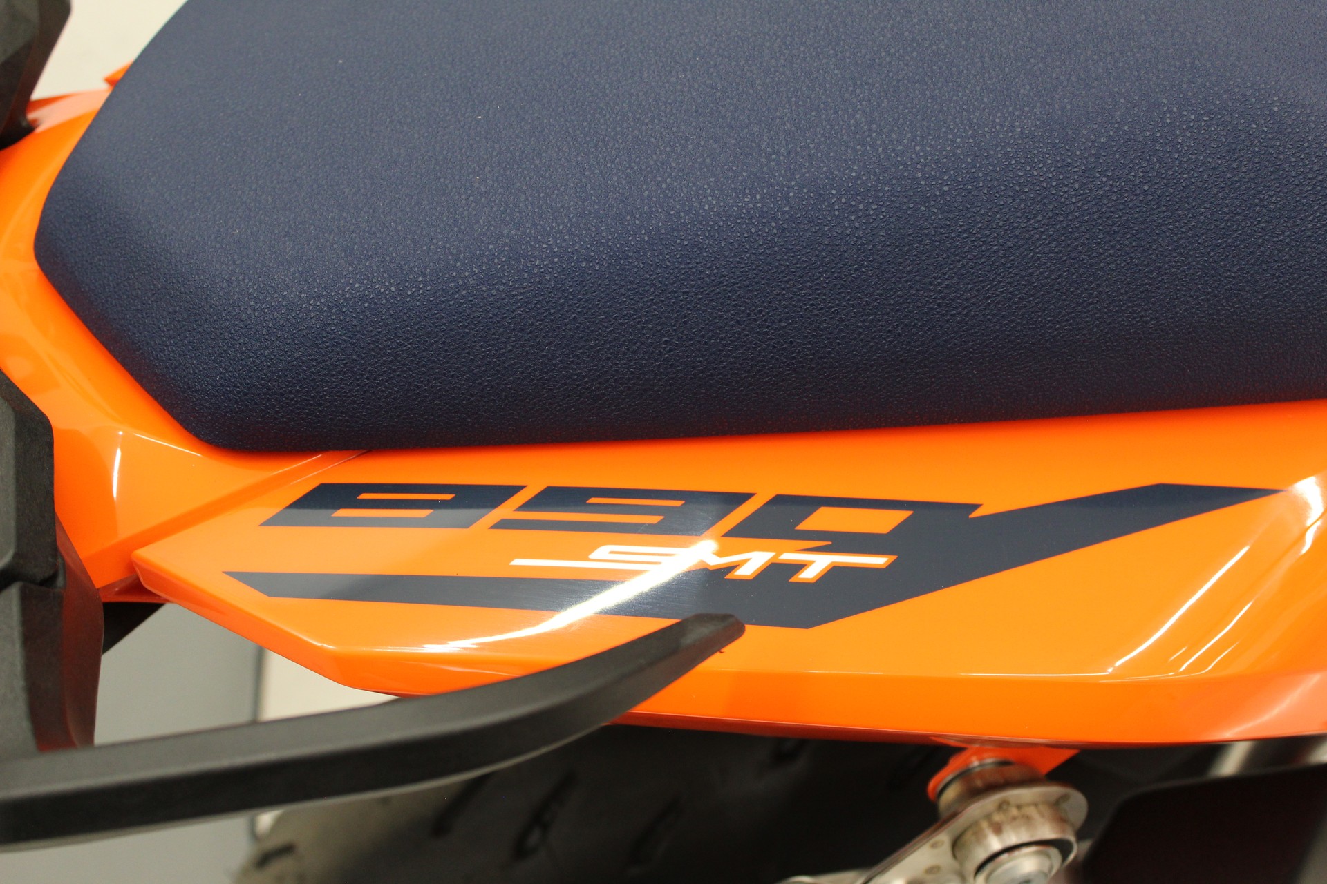 KTM 890 SMT-image-8