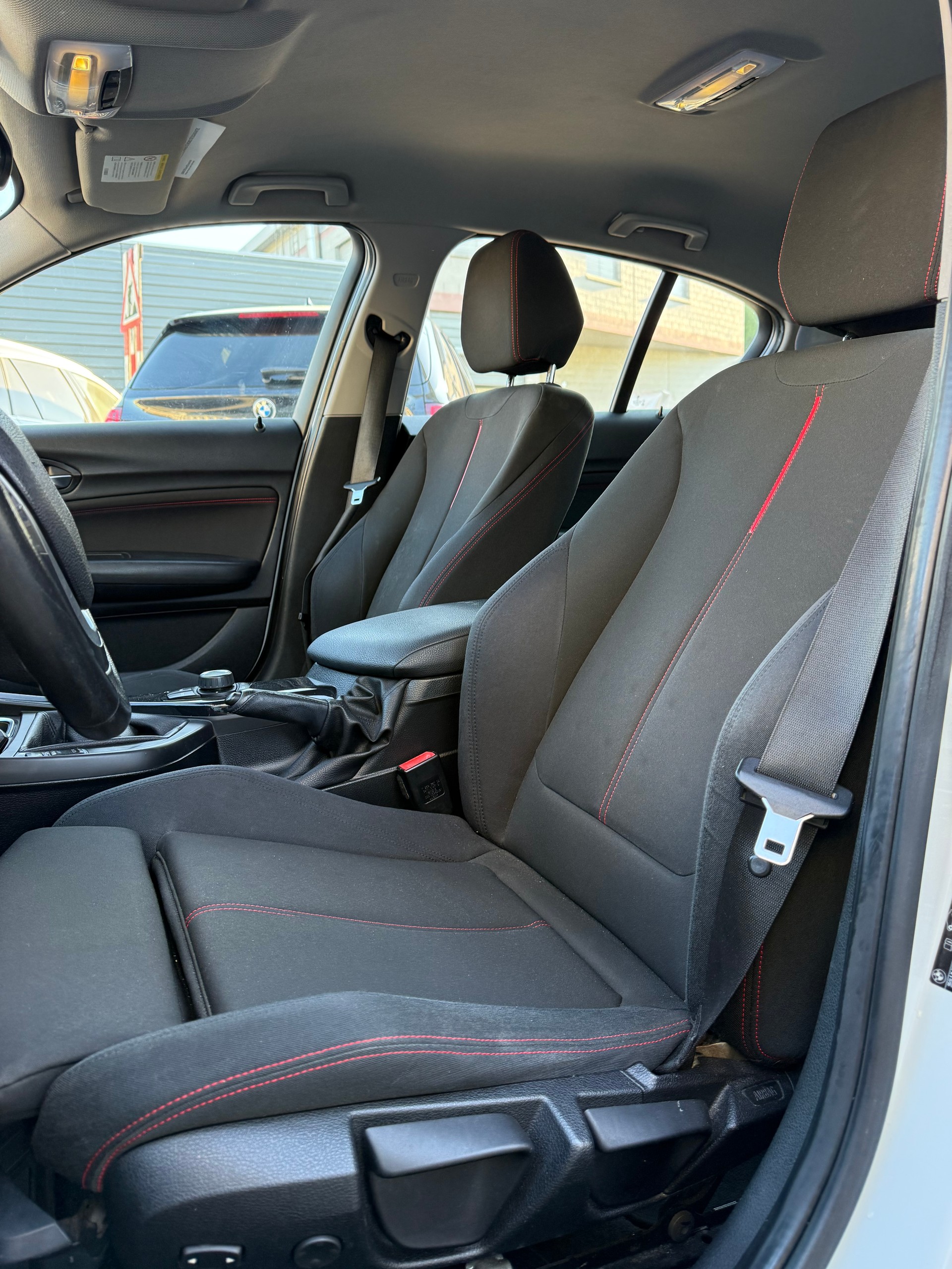 BMW 116i Sport Line-image-5