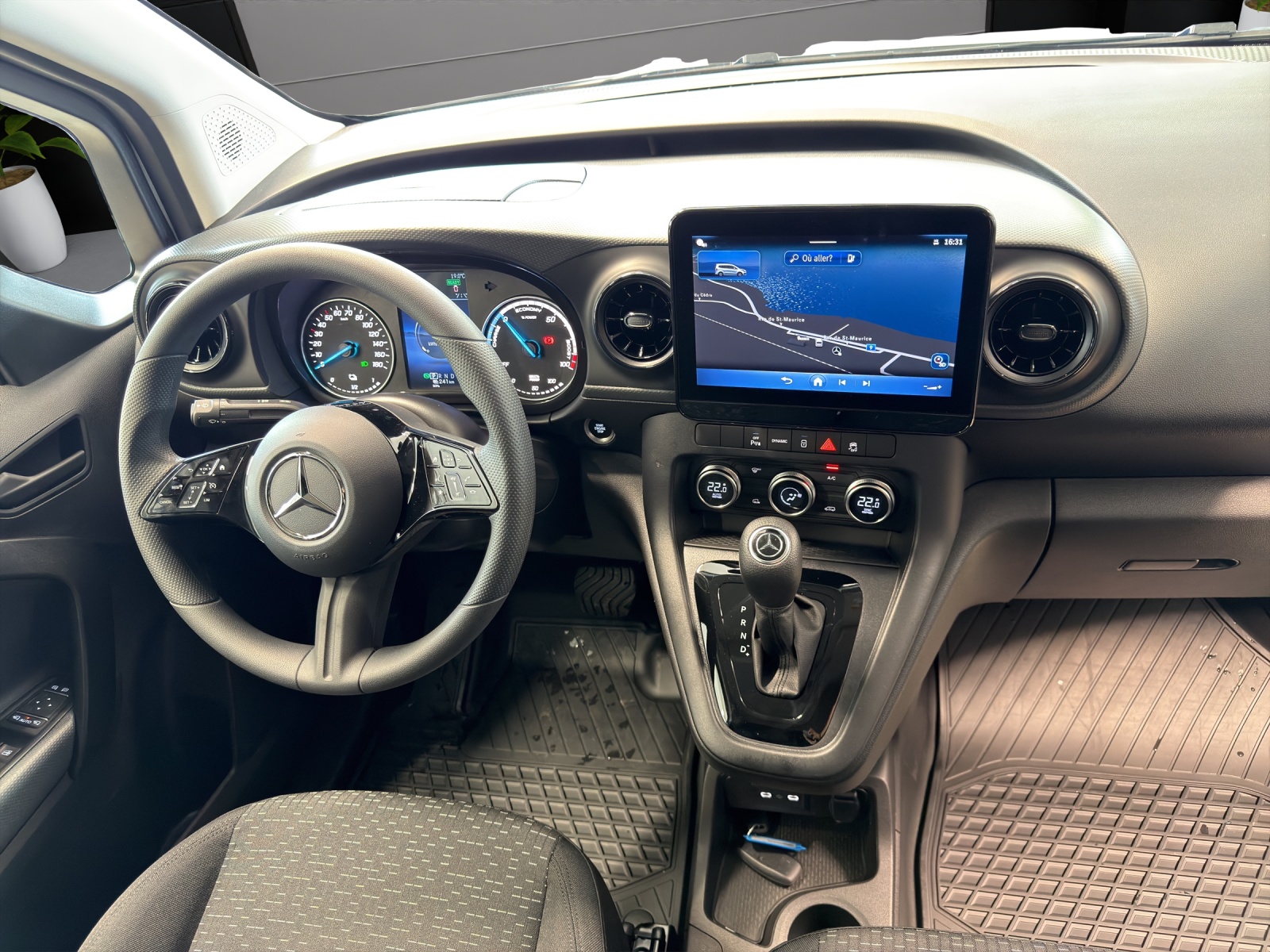 MERCEDES-BENZ eCitan 45kWh Worker Pro-image-6