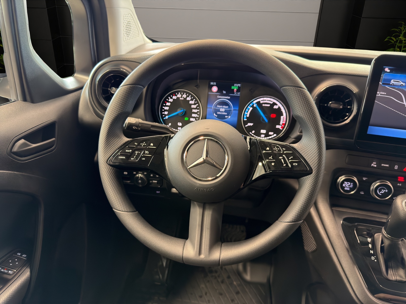 MERCEDES-BENZ eCitan 45kWh Worker Pro-image-8