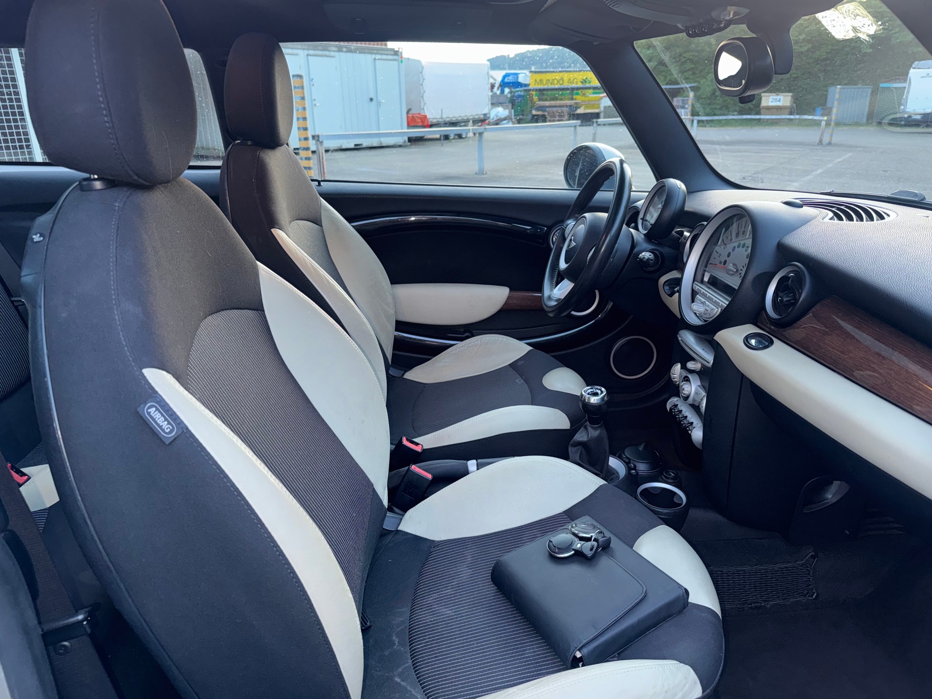 MINI Cooper-image-10
