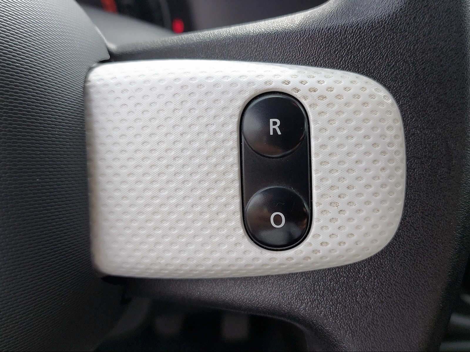 RENAULT Twingo 1.0 SCe 75 Life-image-12
