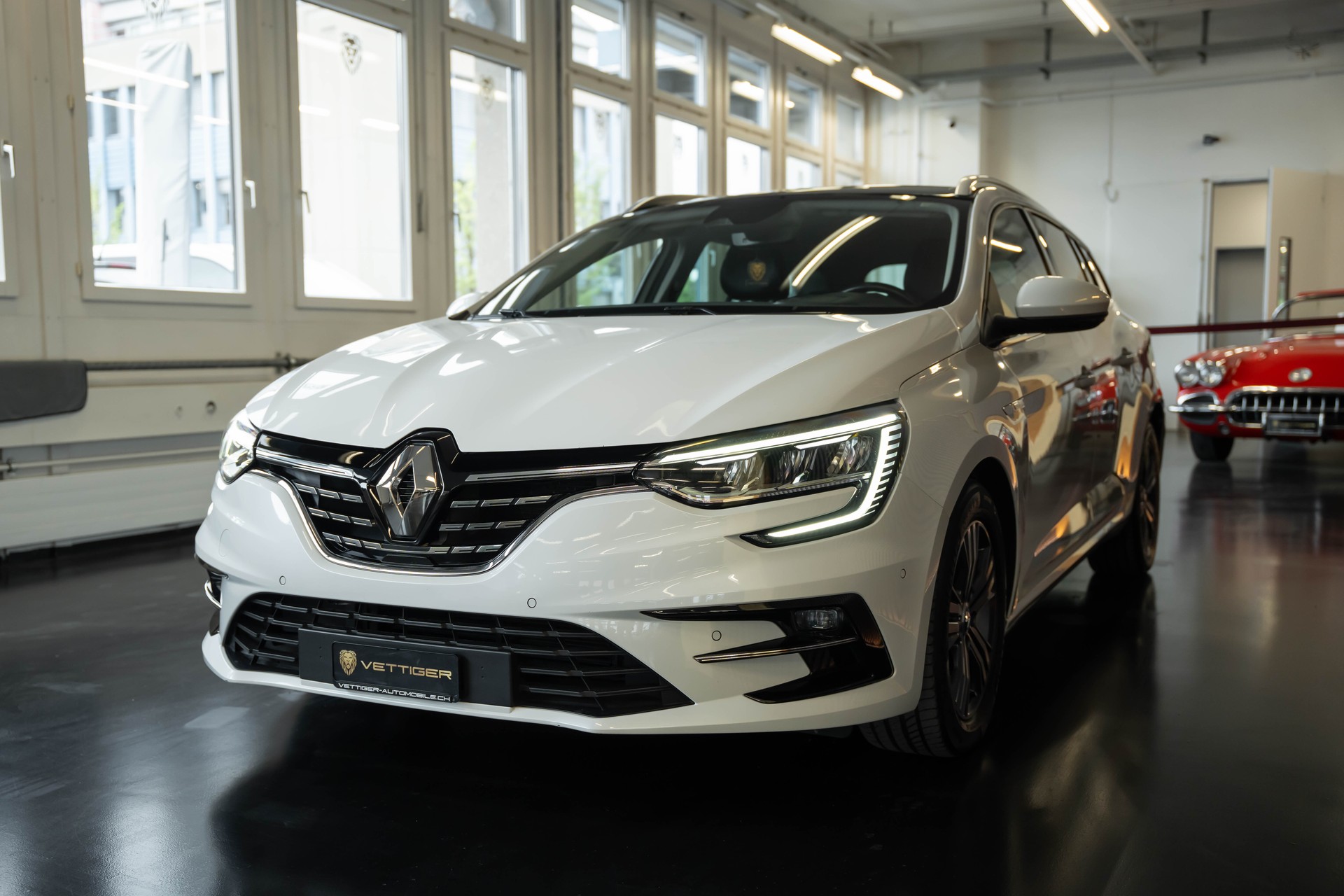 RENAULT Mégane Grandtour 1.6 E-Tech Intens-showroom-element-2