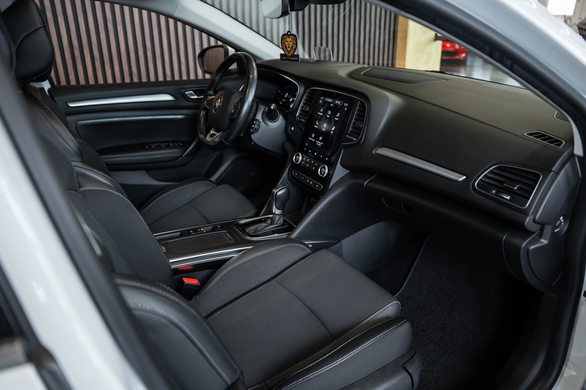 RENAULT Mégane Grandtour 1.6 E-Tech Intens-image-14