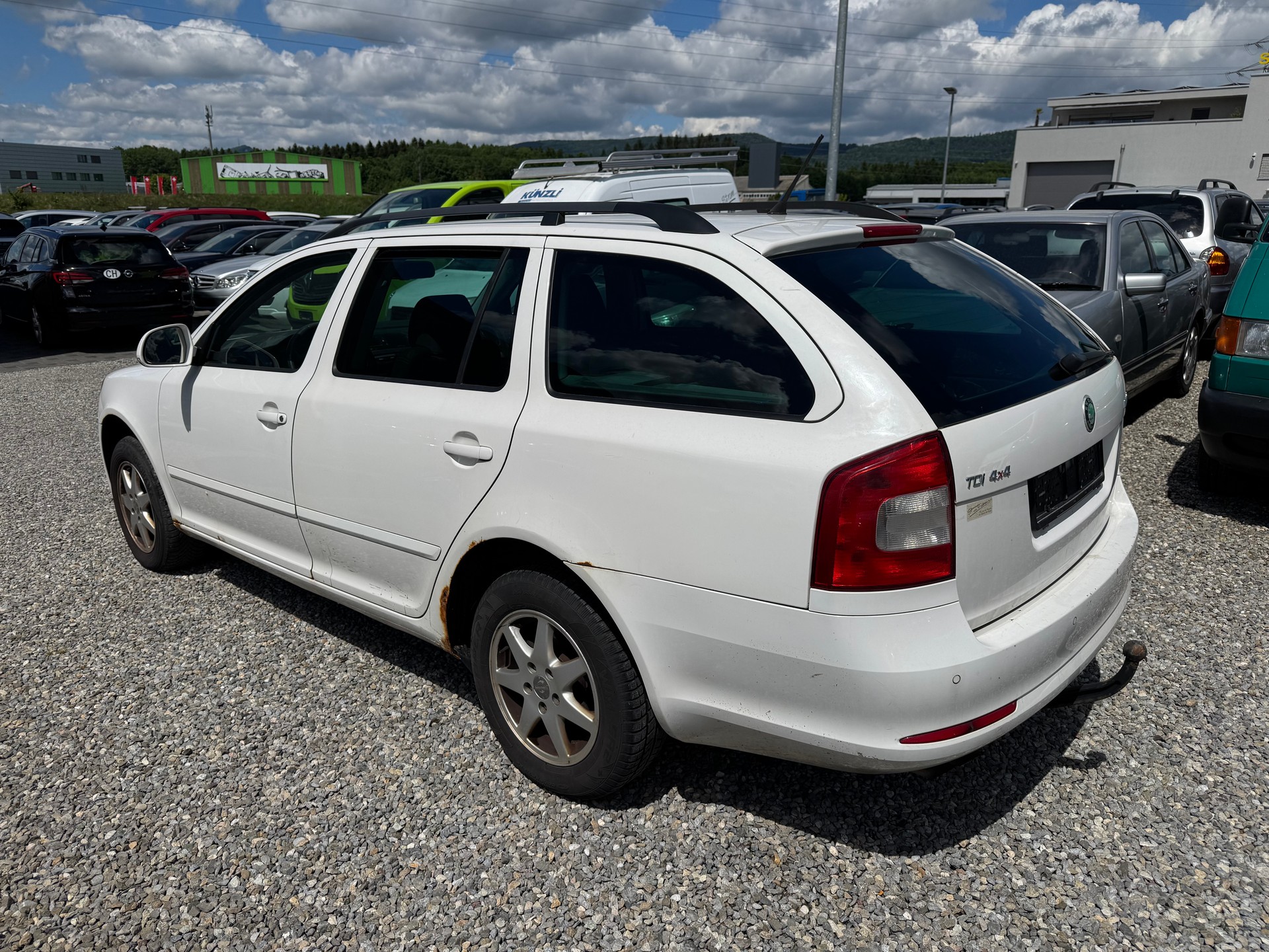 SKODA Octavia Combi 1.9 TDI Swiss Adventure 4x4-image-11
