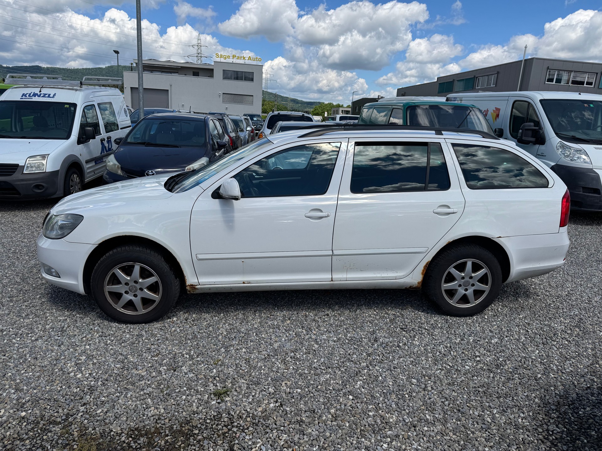 SKODA Octavia Combi 1.9 TDI Swiss Adventure 4x4-image-4