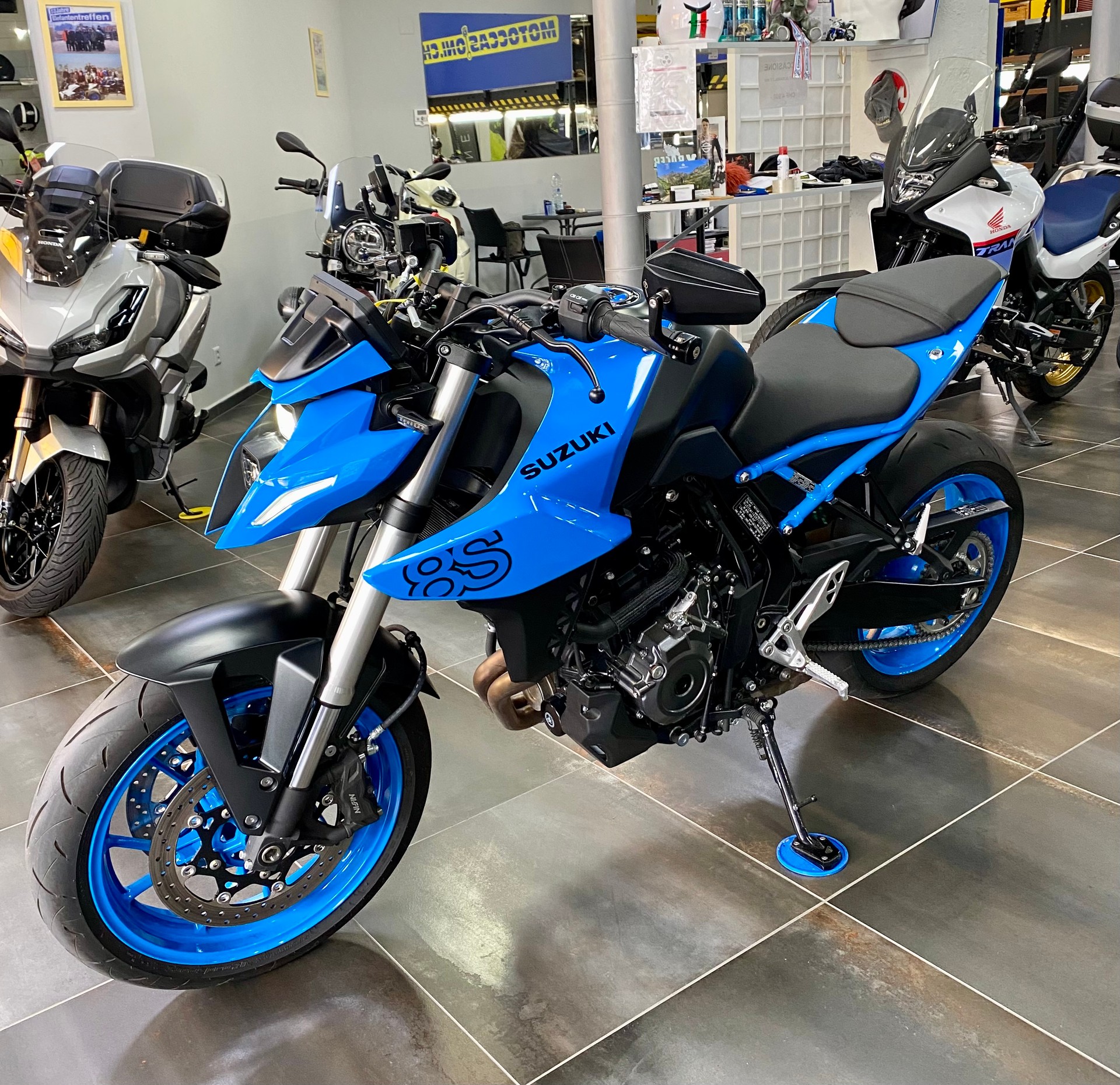 SUZUKI GSX 8 R EVO (35kW)-image-2