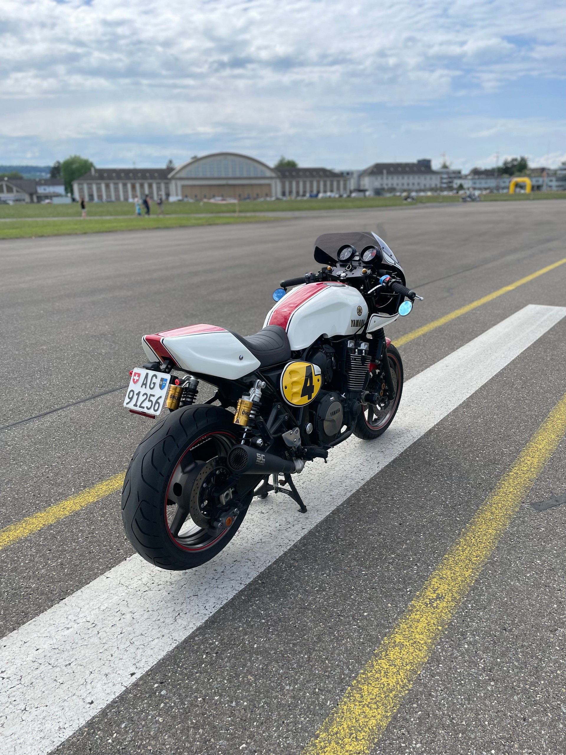 YAMAHA XJR 1300-image-1