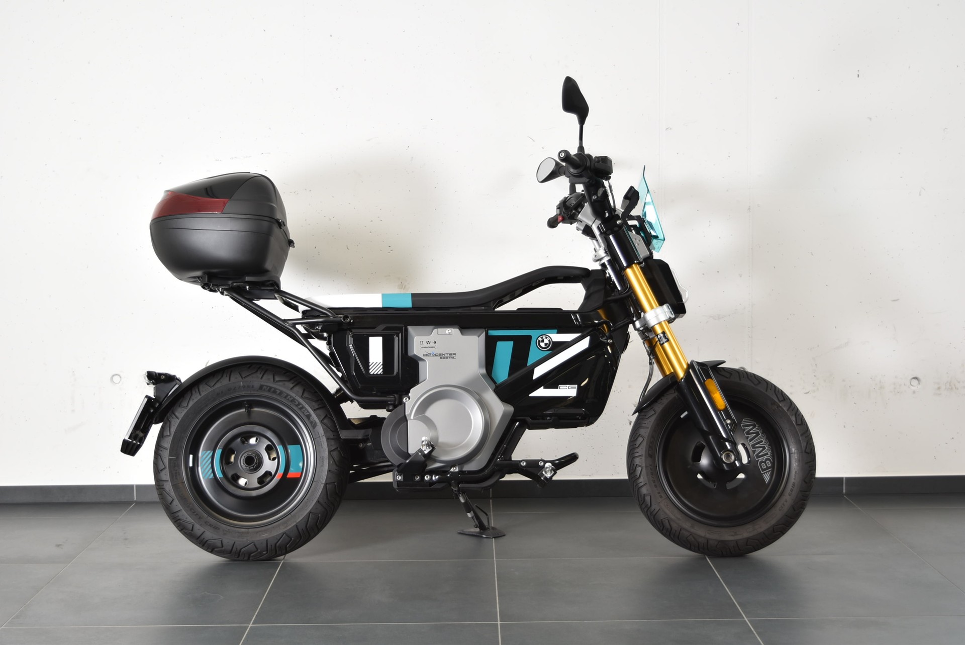BMW CE 02-image-3