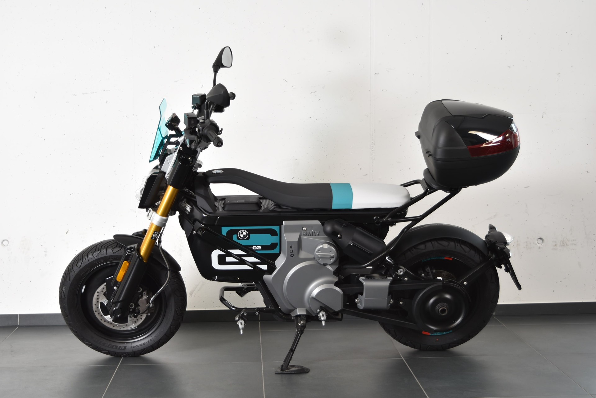 BMW CE 02-image-0