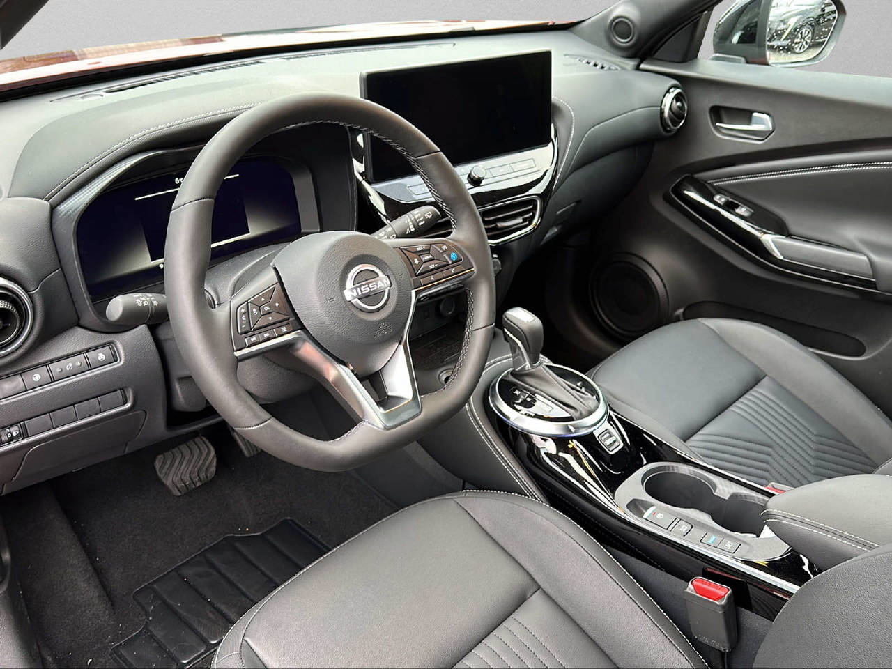 NISSAN Juke 1.6 Hybrid Tekna-image-4