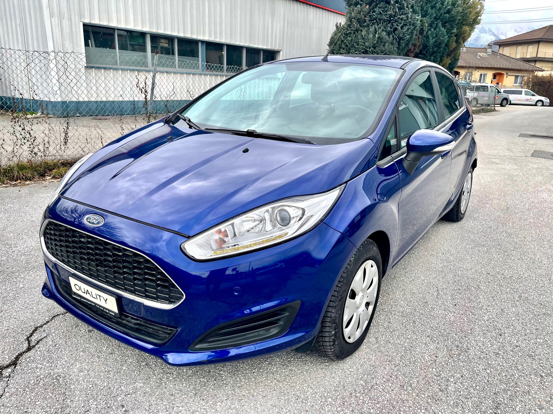 FORD Fiesta 1.5 TDCi Titanium-showroom-element-1