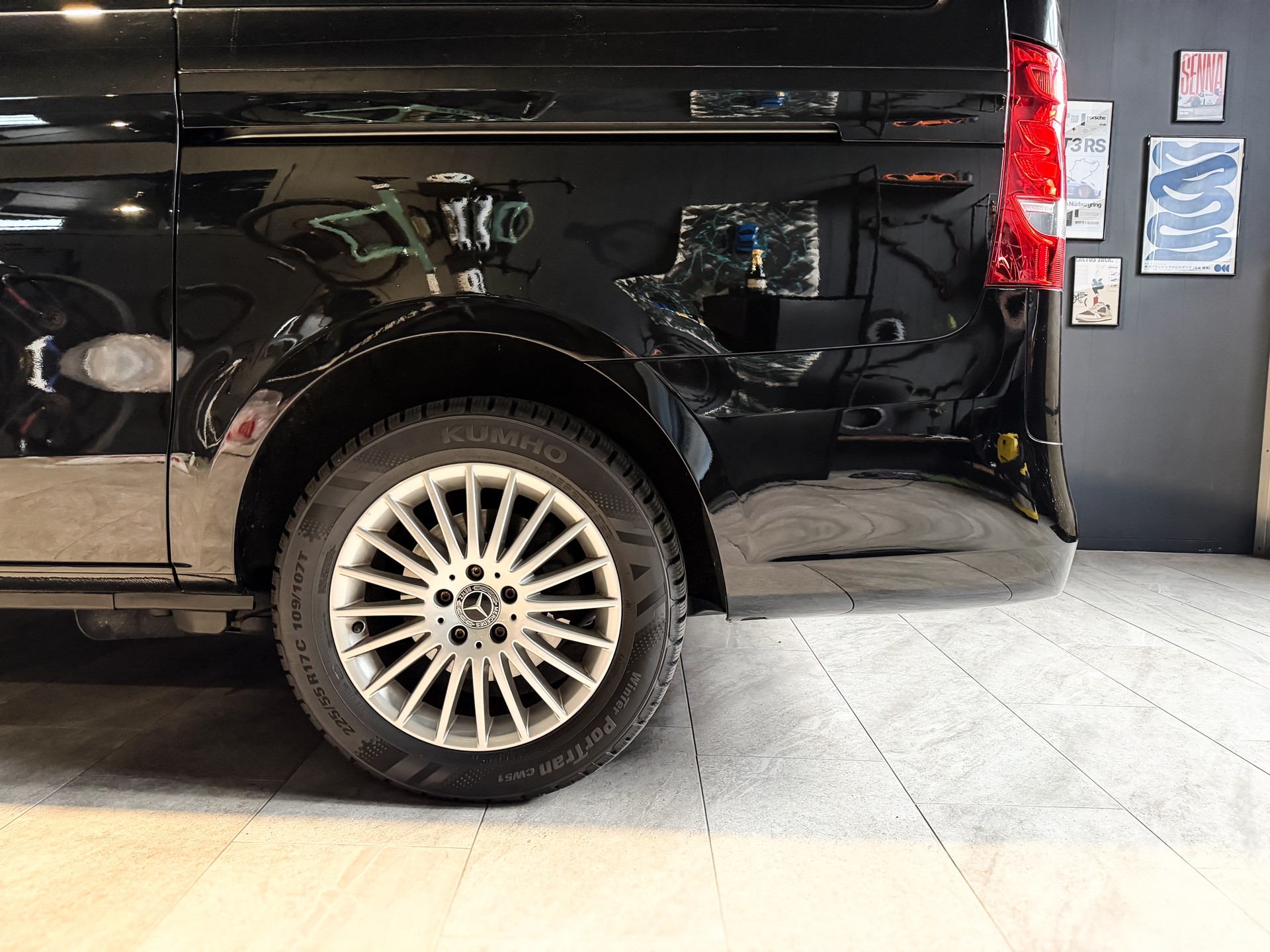 MERCEDES-BENZ Vito 116 CDI Lang Select Family Tourer 4Matic 9G-Tronic-image-4