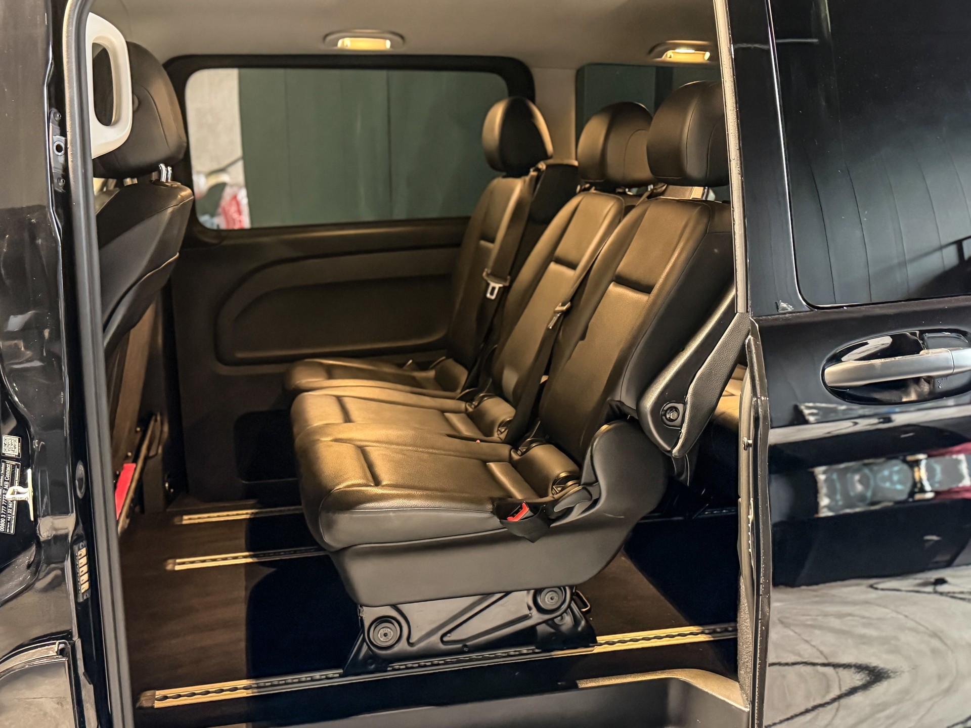 MERCEDES-BENZ Vito 116 CDI Lang Select Family Tourer 4Matic 9G-Tronic-image-9