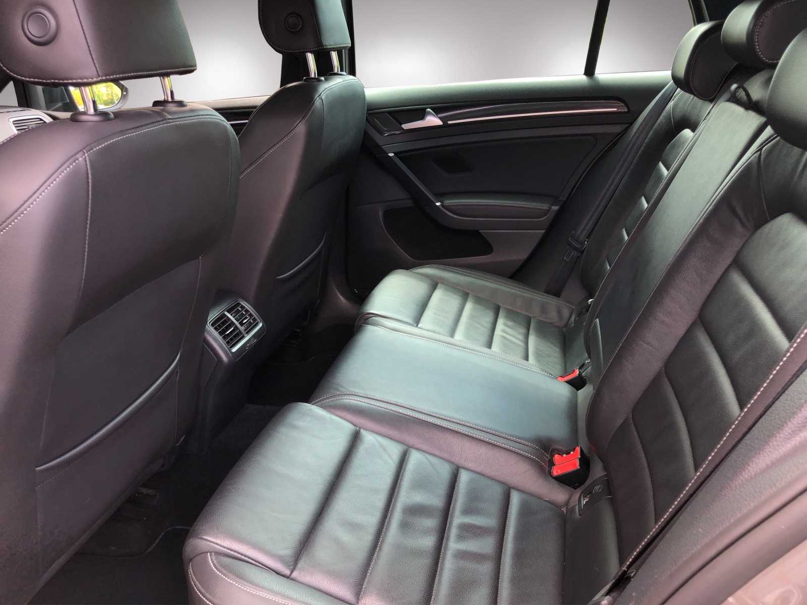 VW Golf 2.0 TSI R 4Motion DSG-image-19