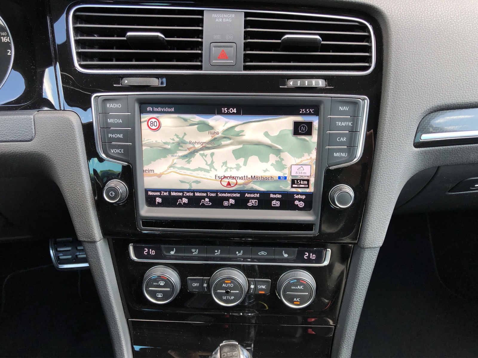 VW Golf 2.0 TSI R 4Motion DSG-image-13