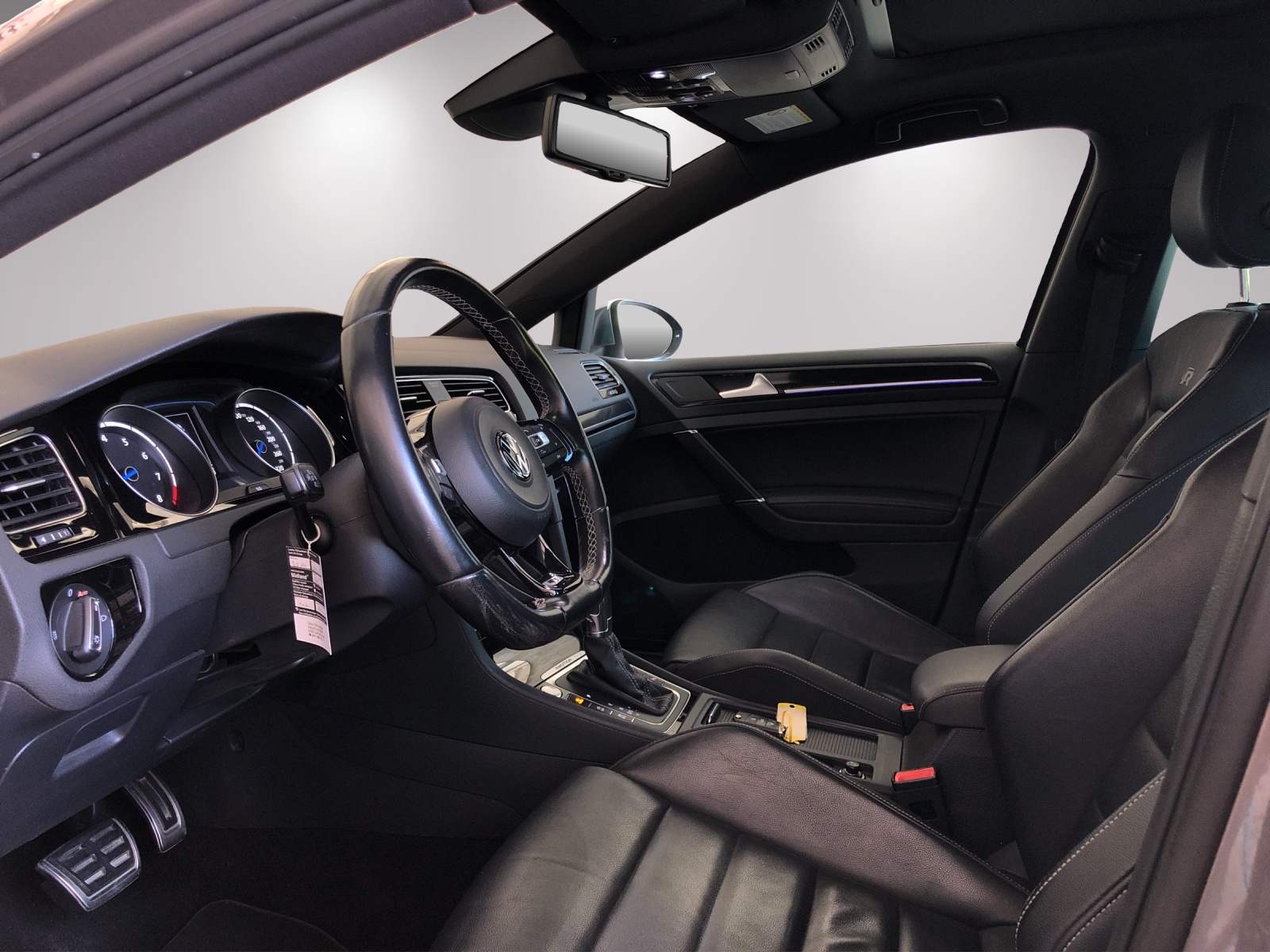 VW Golf 2.0 TSI R 4Motion DSG-image-8