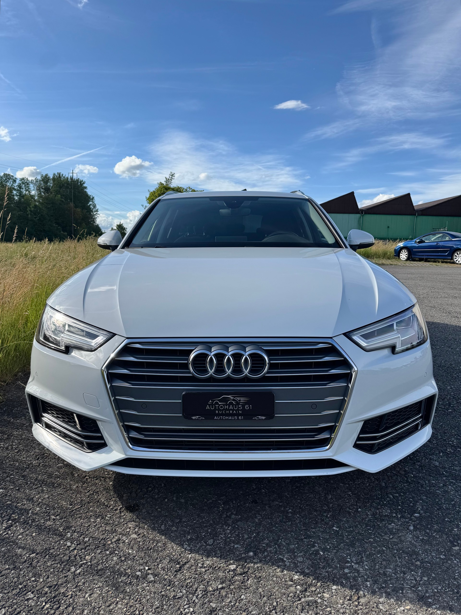 AUDI A4 Avant 2.0 TFSI Sport S-tronic / ab MFK bei Verkauf-showroom-element-3