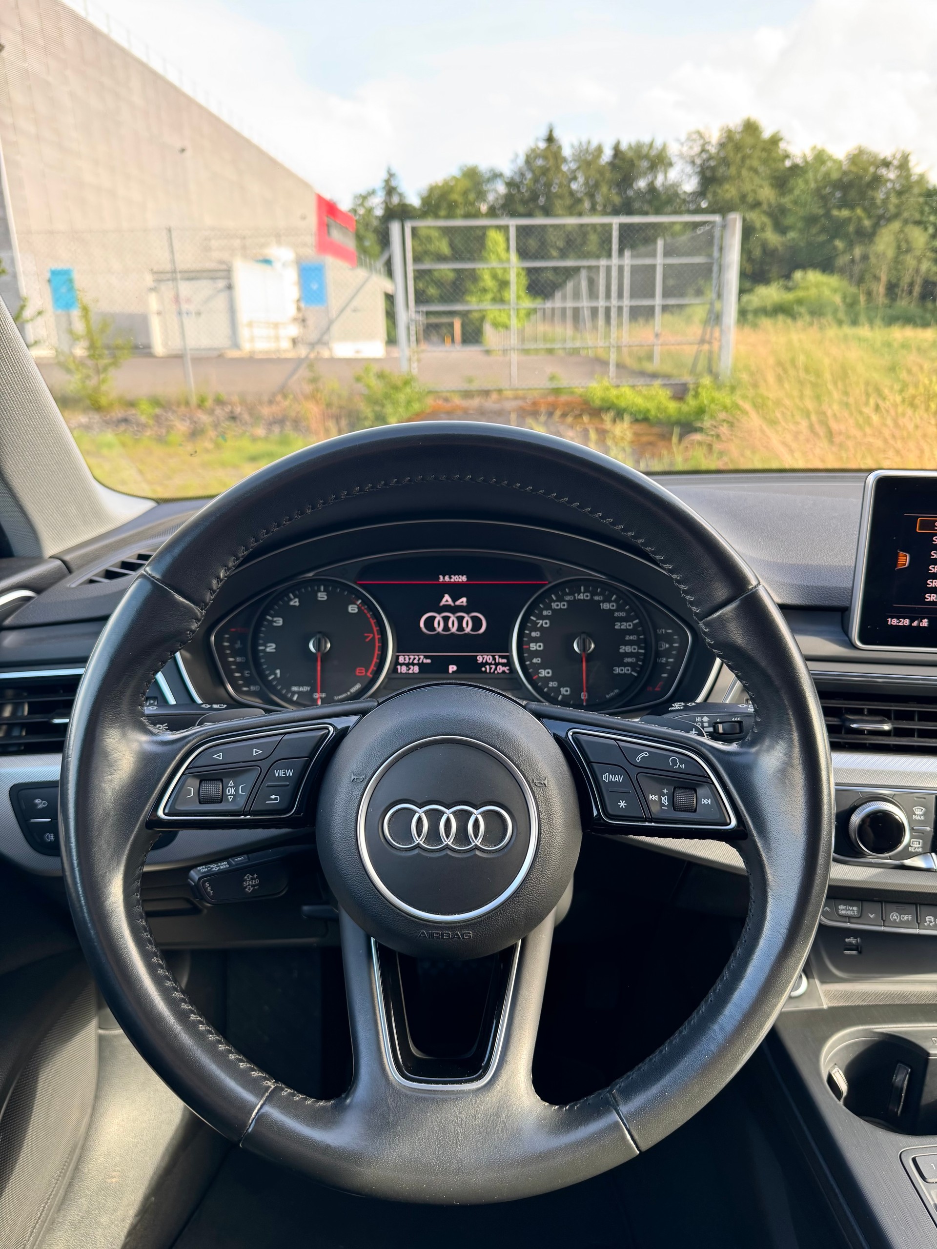 AUDI A4 Avant 2.0 TFSI Sport S-tronic / ab MFK bei Verkauf-image-10