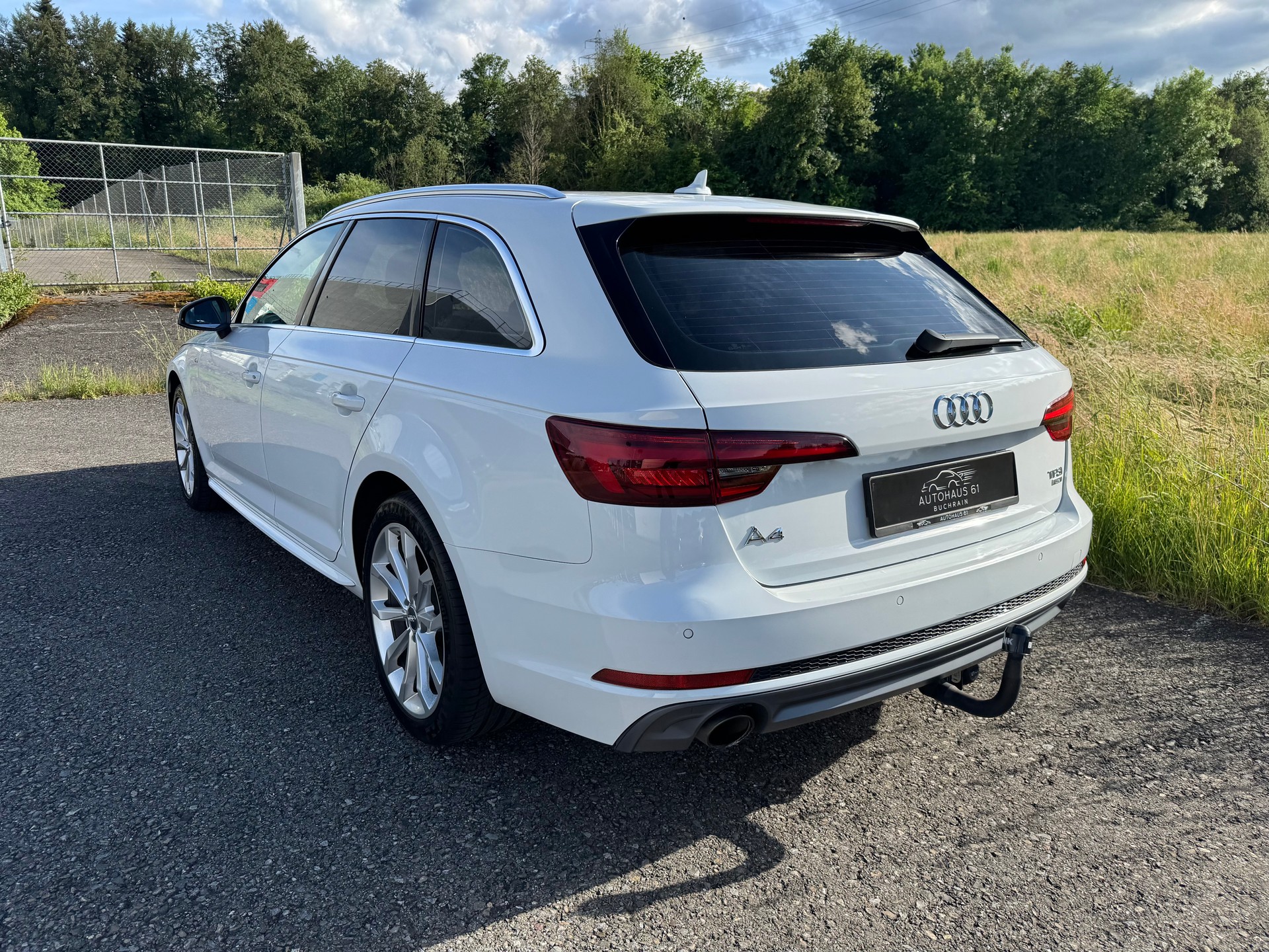 AUDI A4 Avant 2.0 TFSI Sport S-tronic / ab MFK bei Verkauf-image-5