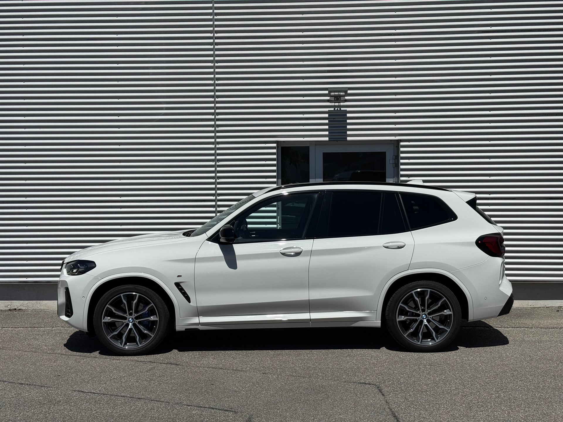 BMW X3 xDrive 48V M40d-showroom-element-1