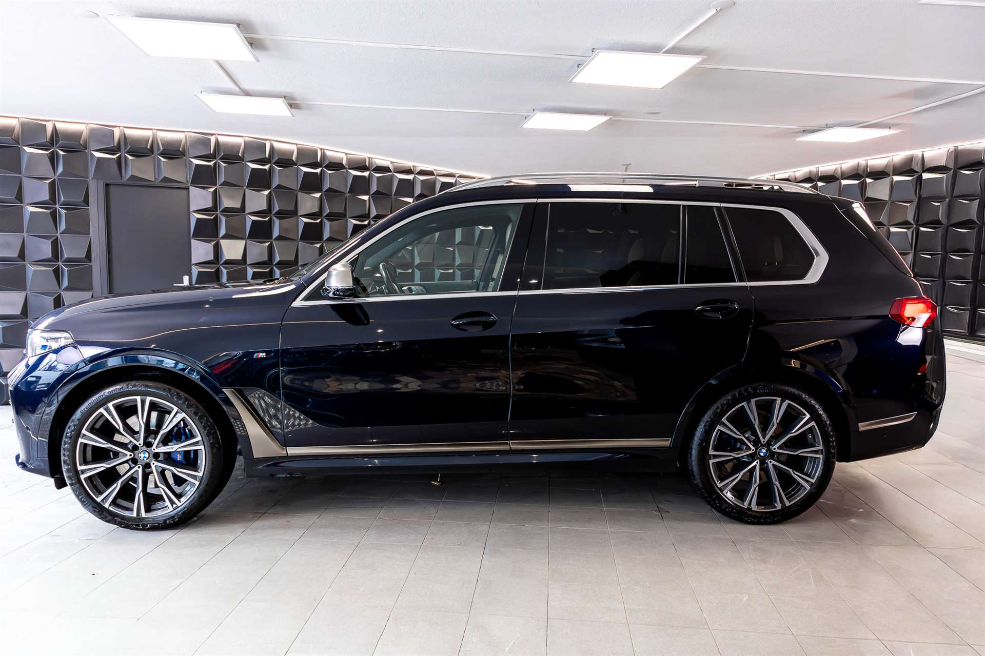 BMW X7 xDrive M50d Steptronic-showroom-element-1