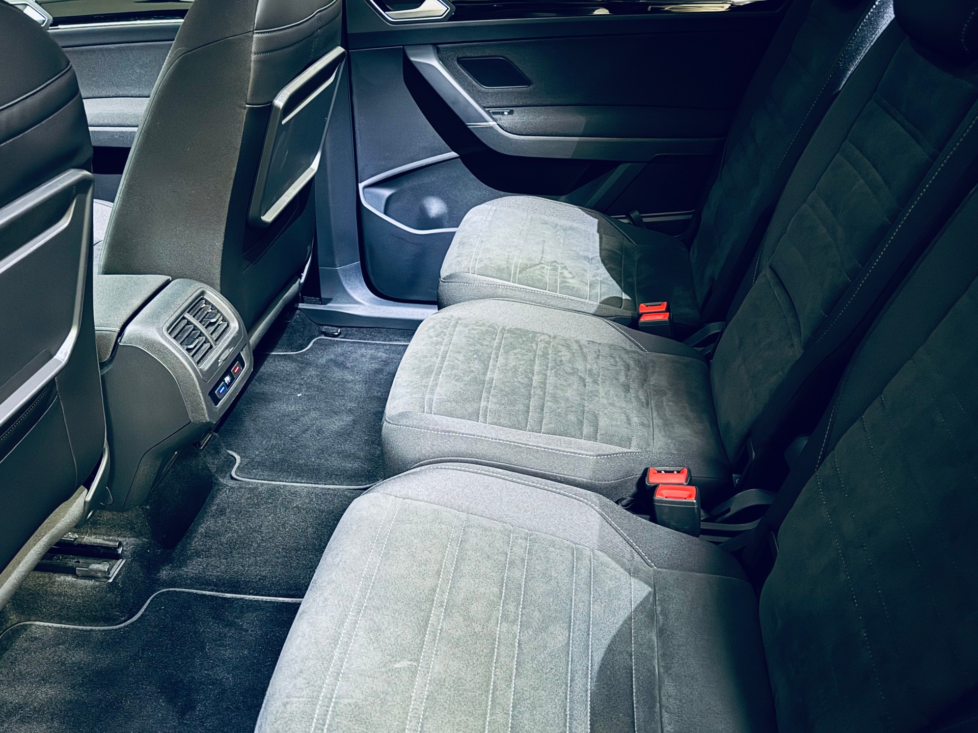 VW Touran 1.5 TSI EVO Highline DSG-image-16