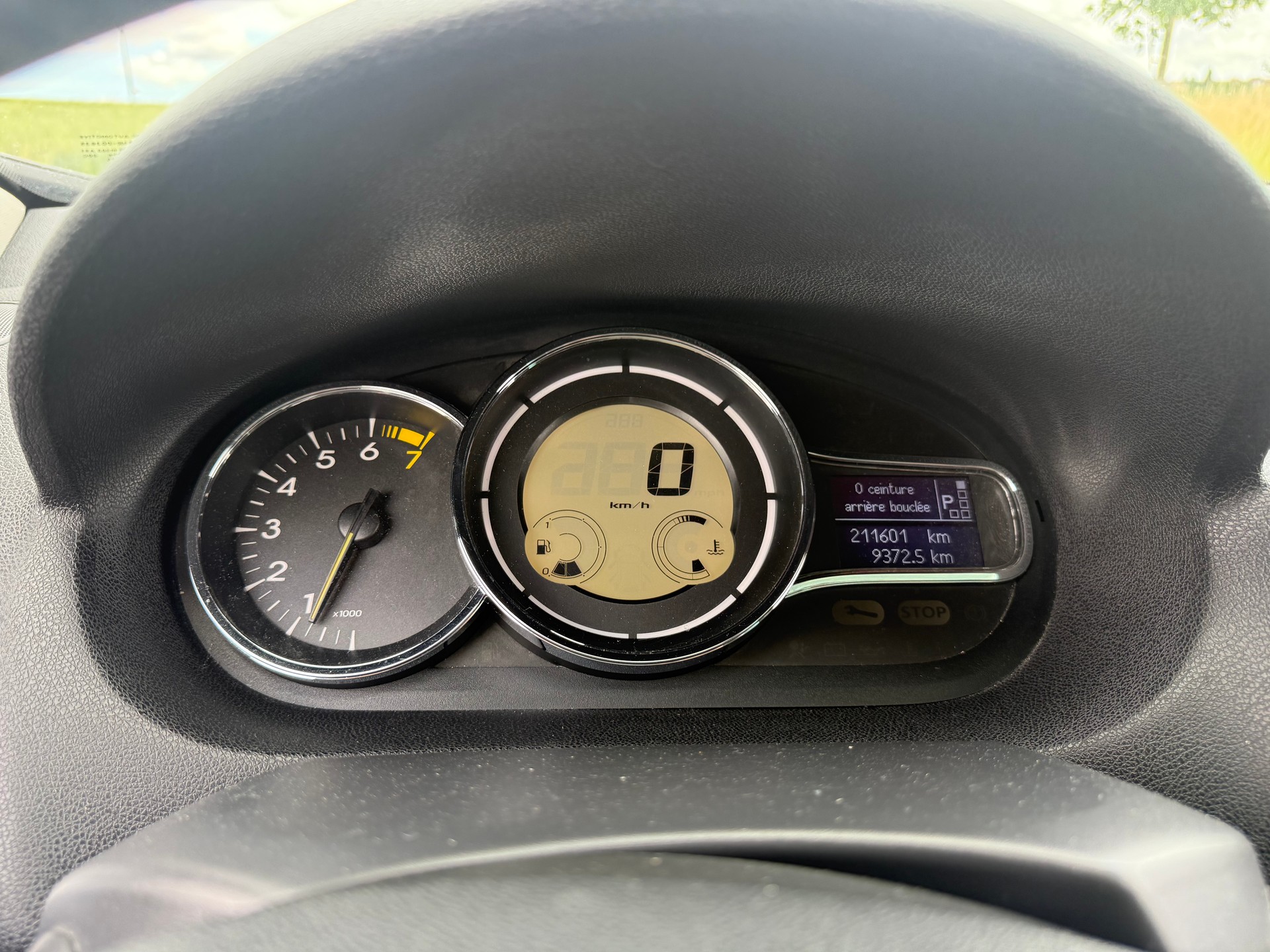 RENAULT Mégane Grandtour 2.0 16V Dynamique CVT-image-13