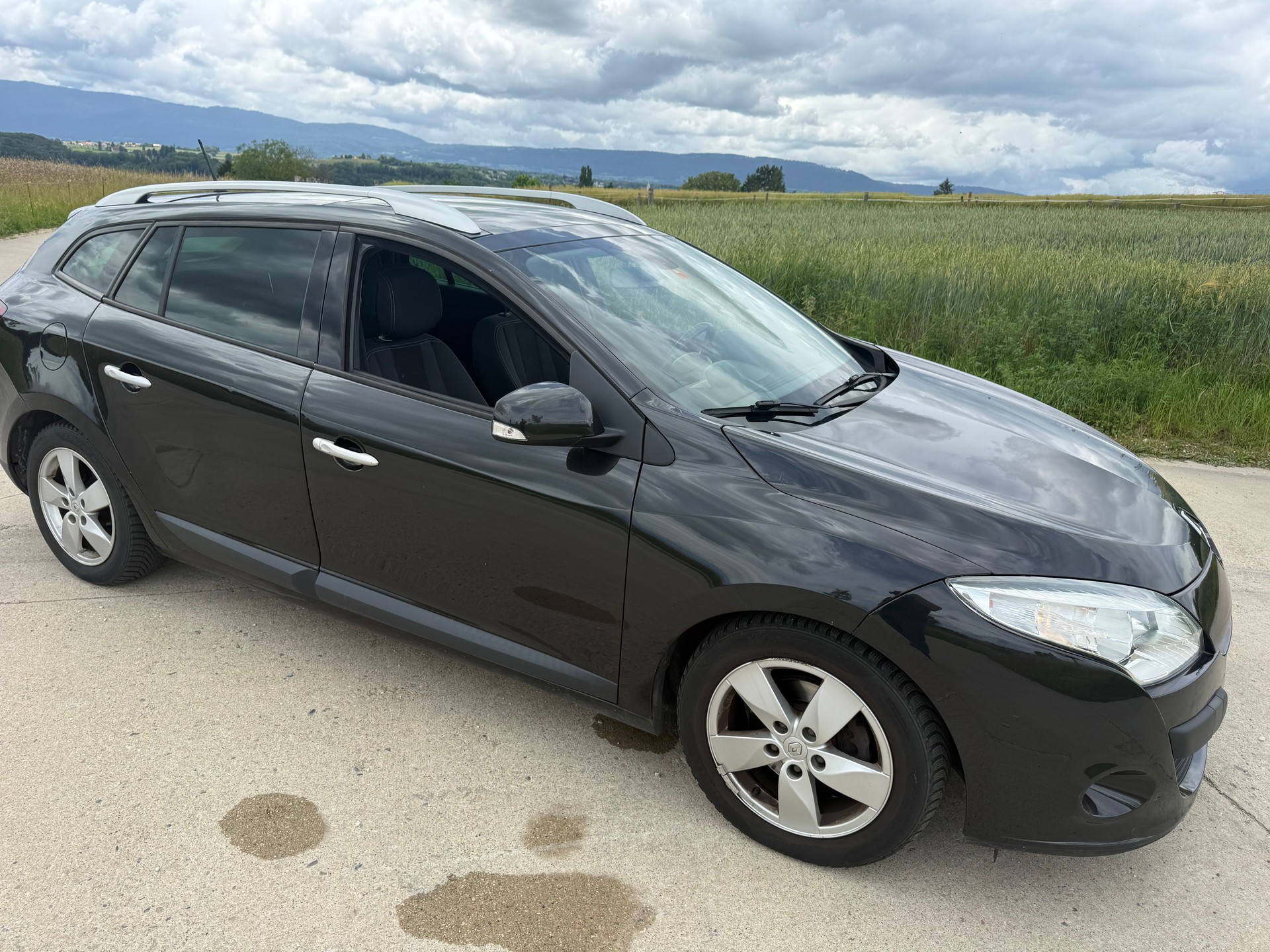 RENAULT Mégane Grandtour 2.0 16V Dynamique CVT-image-5