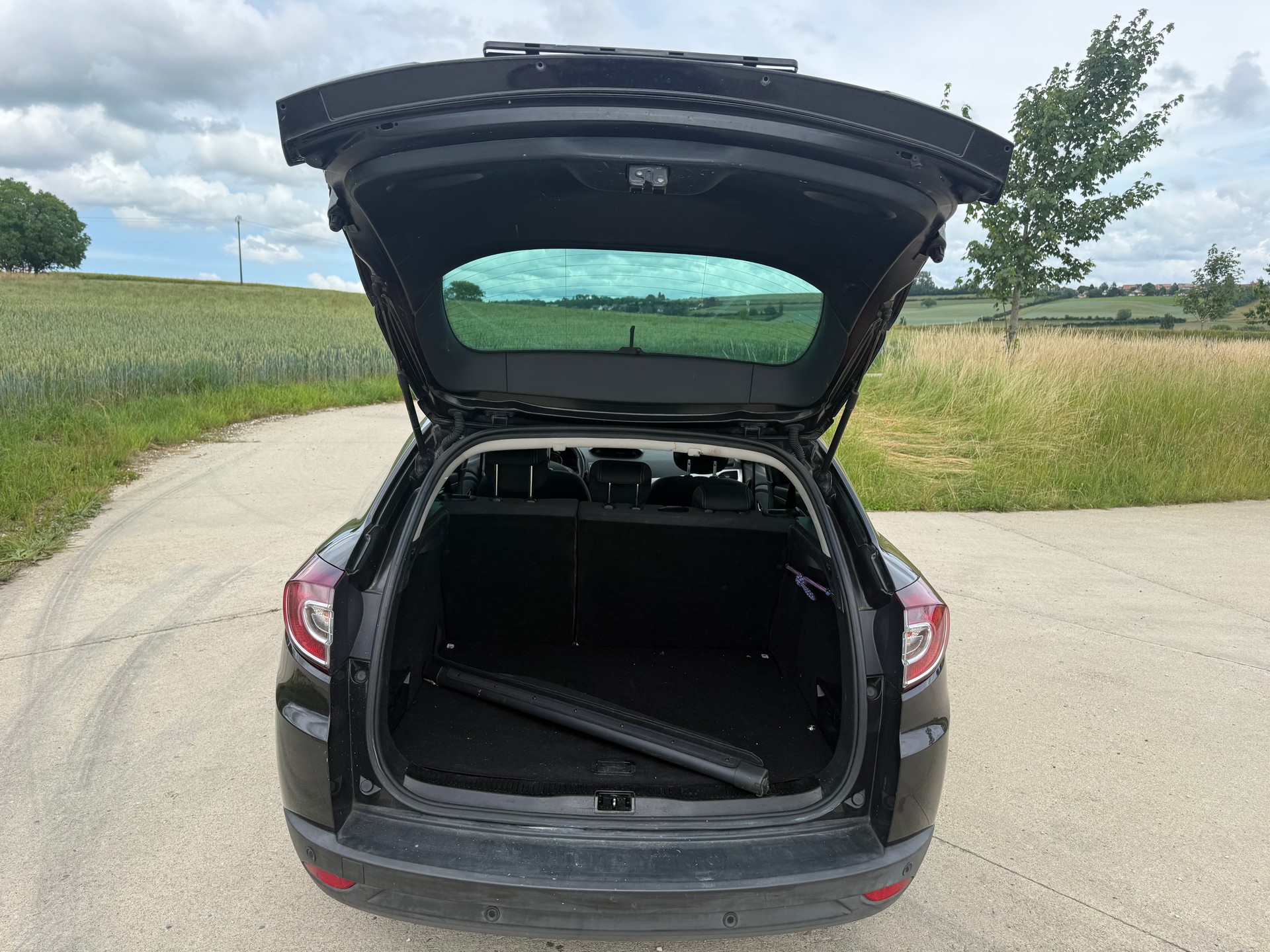 RENAULT Mégane Grandtour 2.0 16V Dynamique CVT-image-8