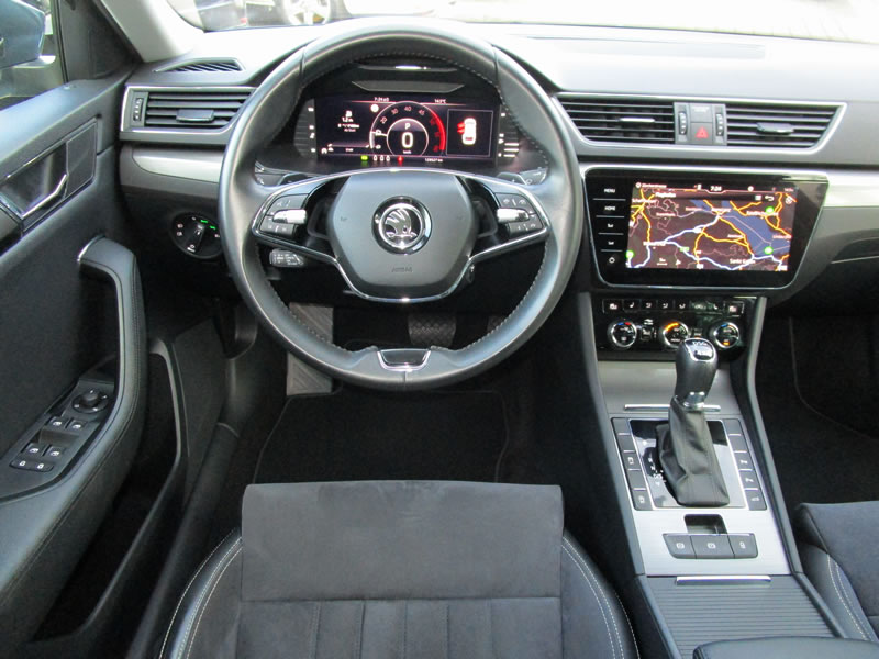 SKODA Superb Combi 2.0 TDi Style 4x4 DSG-image-7