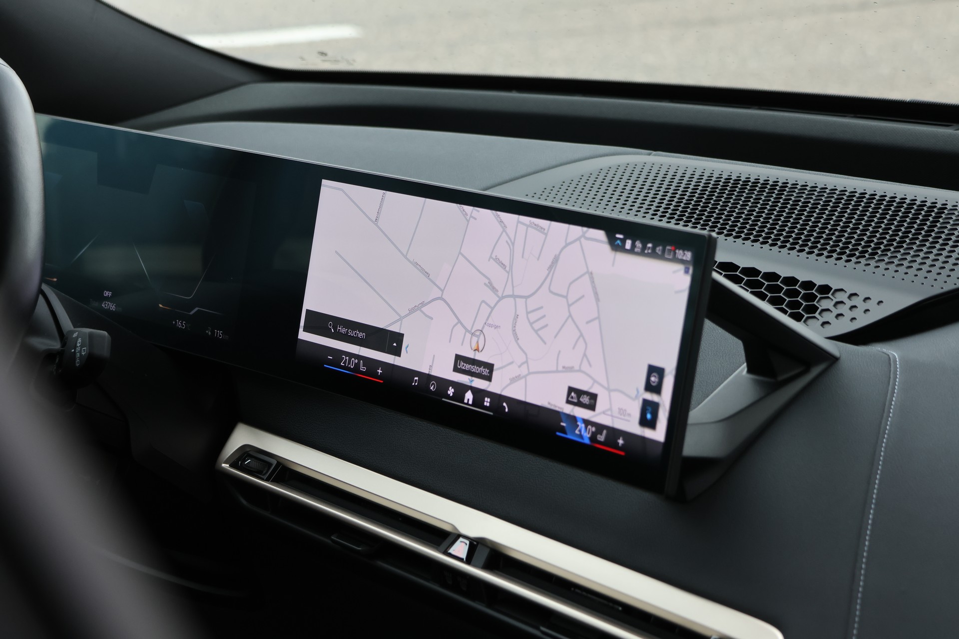 BMW iX xDrive40 (CH)-image-17