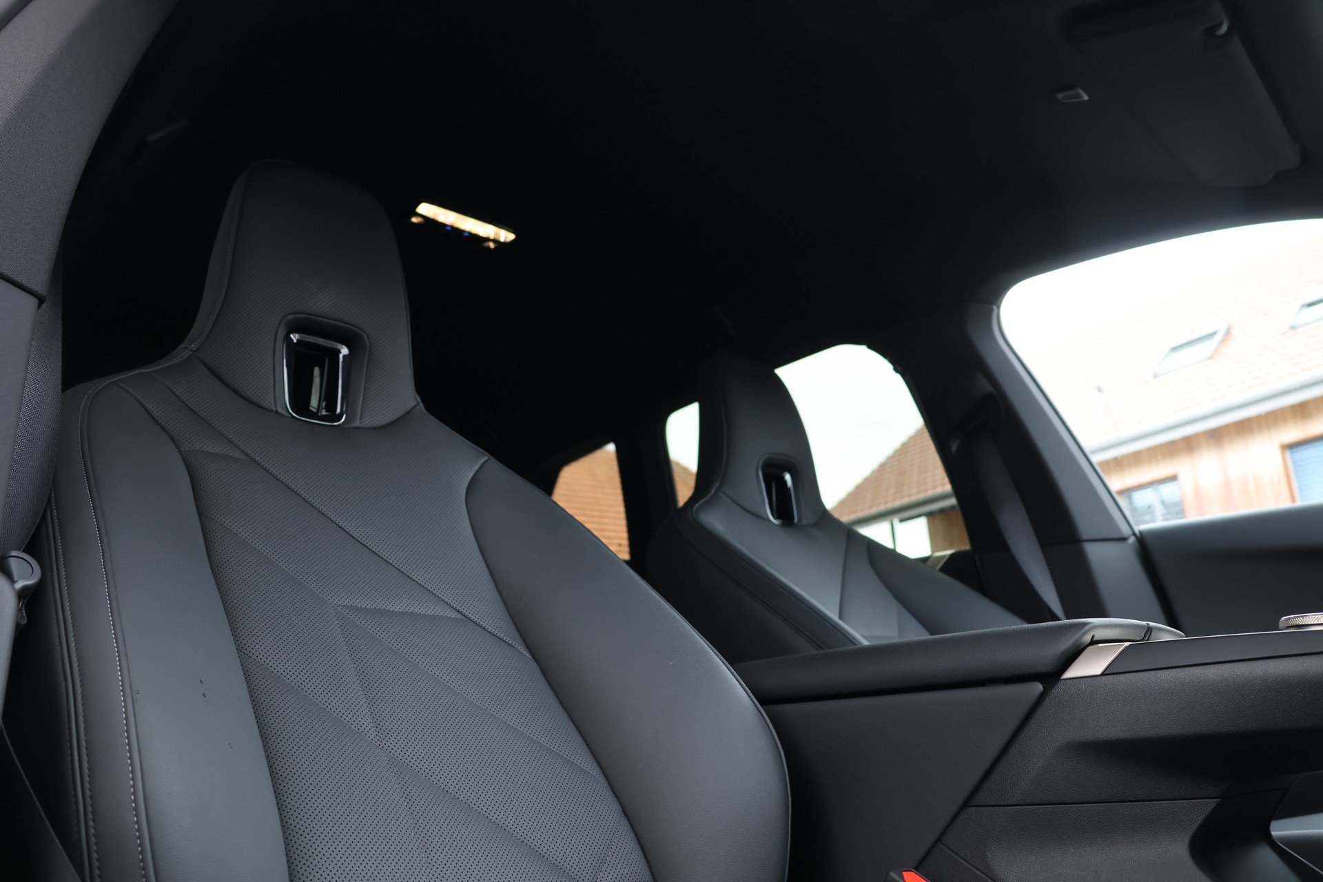 BMW iX xDrive40 (CH)-image-18