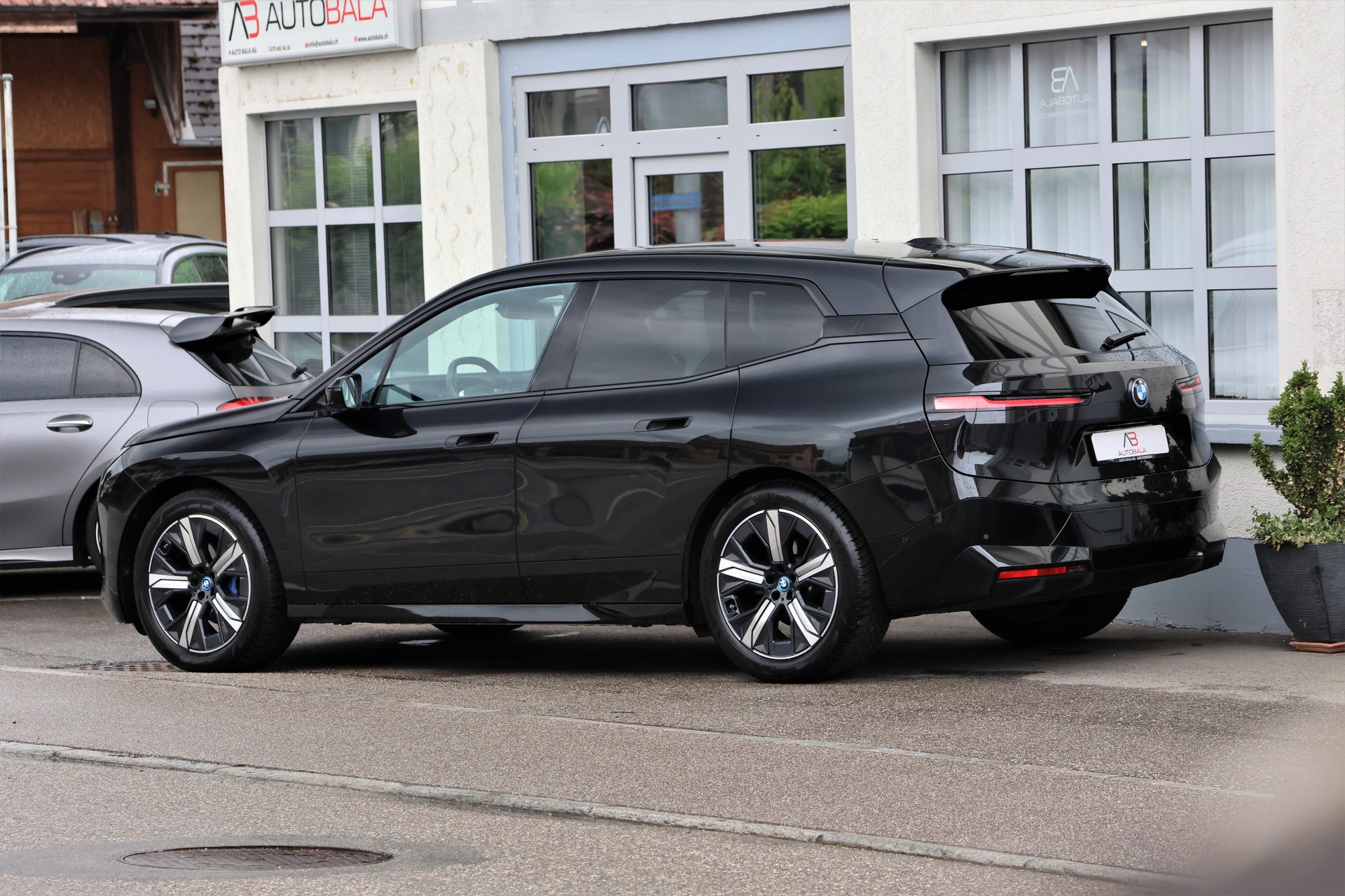 BMW iX xDrive40 (CH)-image-4