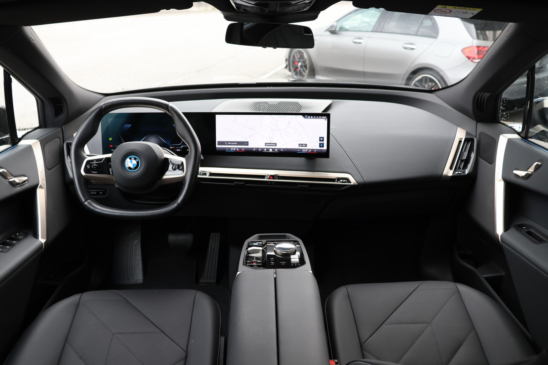 BMW iX xDrive40 (CH)-image-14