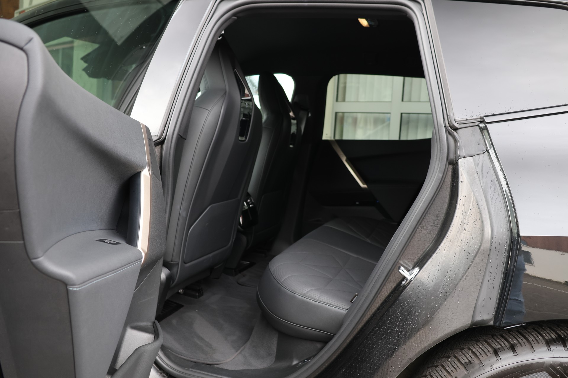 BMW iX xDrive40 (CH)-image-11