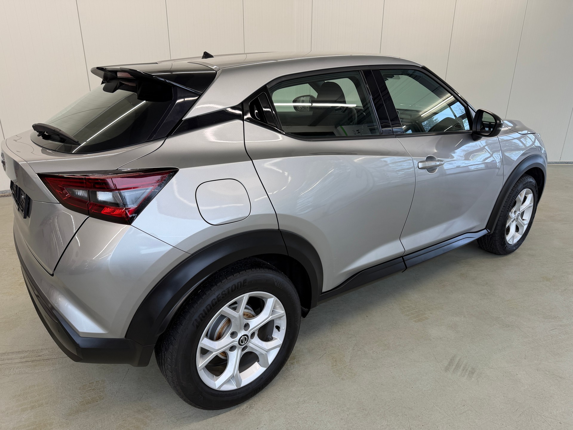 NISSAN Juke 1.0 DIG-T N-Connecta DCT-showroom-element-3