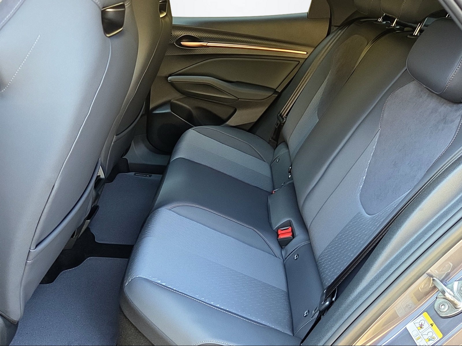 CUPRA Raval BEV 55kWh 448km 211PS 1A 211PS/155kW BEV elektrisch-image-8