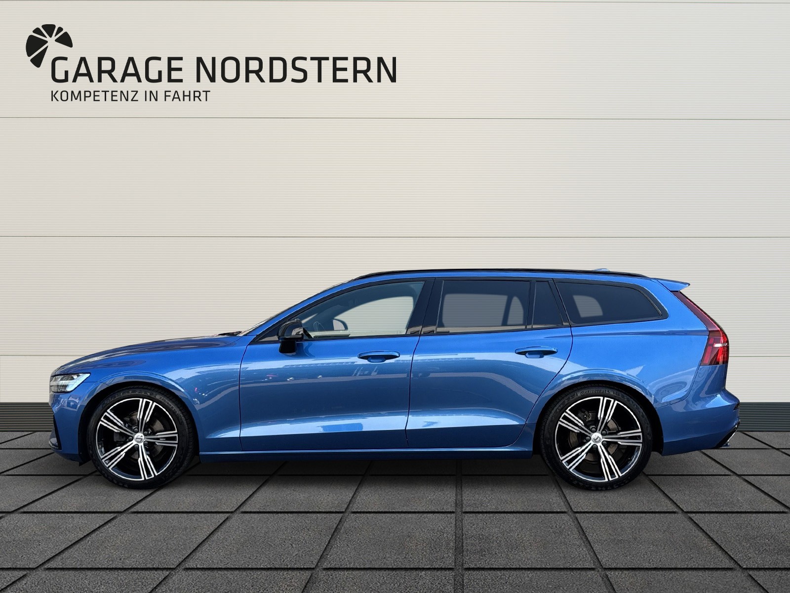 VOLVO V60 2.0 D4 R-Design AWD-showroom-element-1