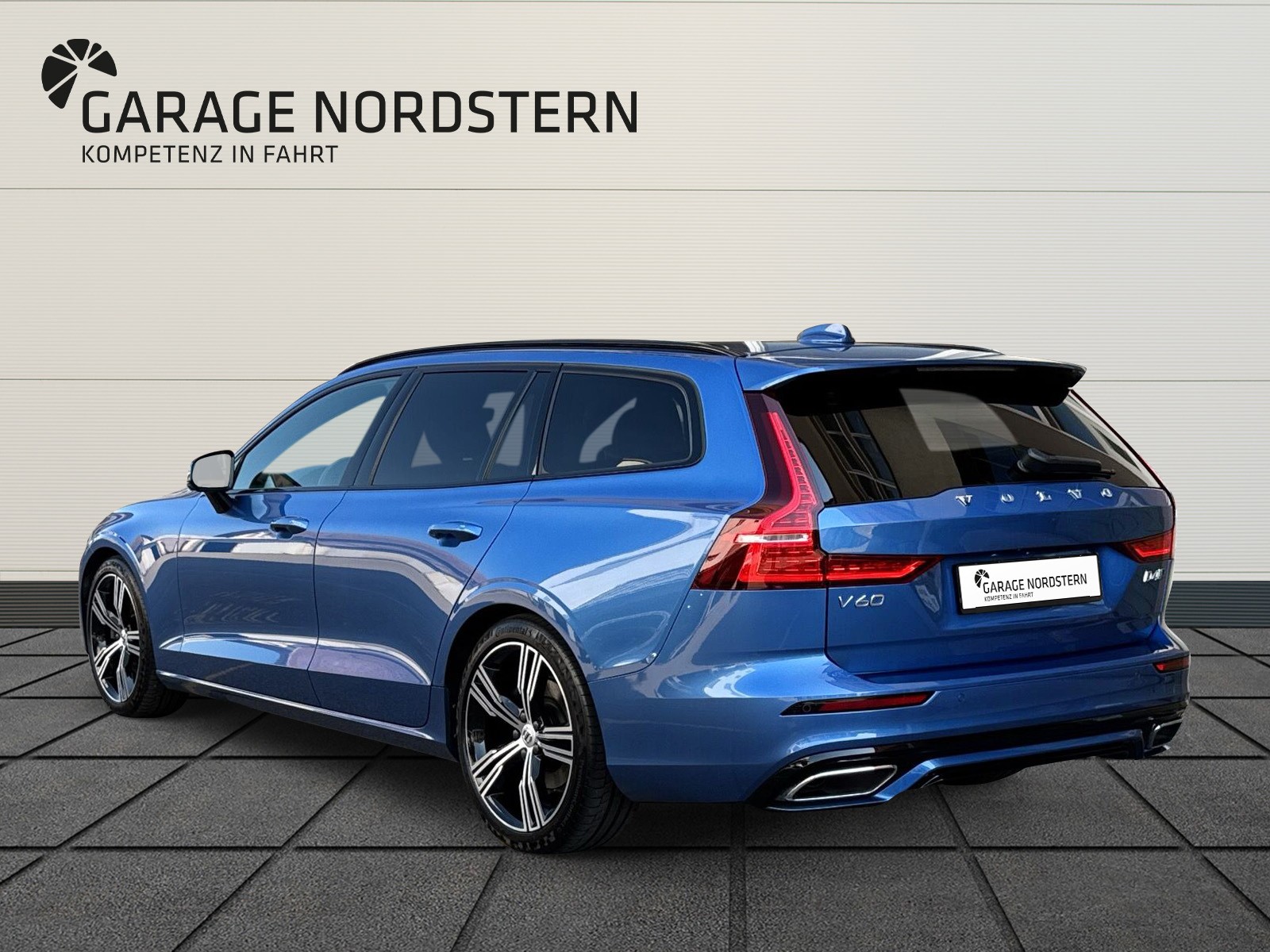VOLVO V60 2.0 D4 R-Design AWD-showroom-element-2